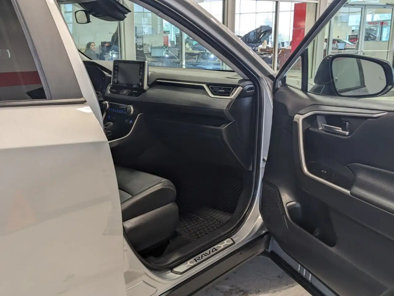 Toyota RAV 4 снимка Toyota RAV 4