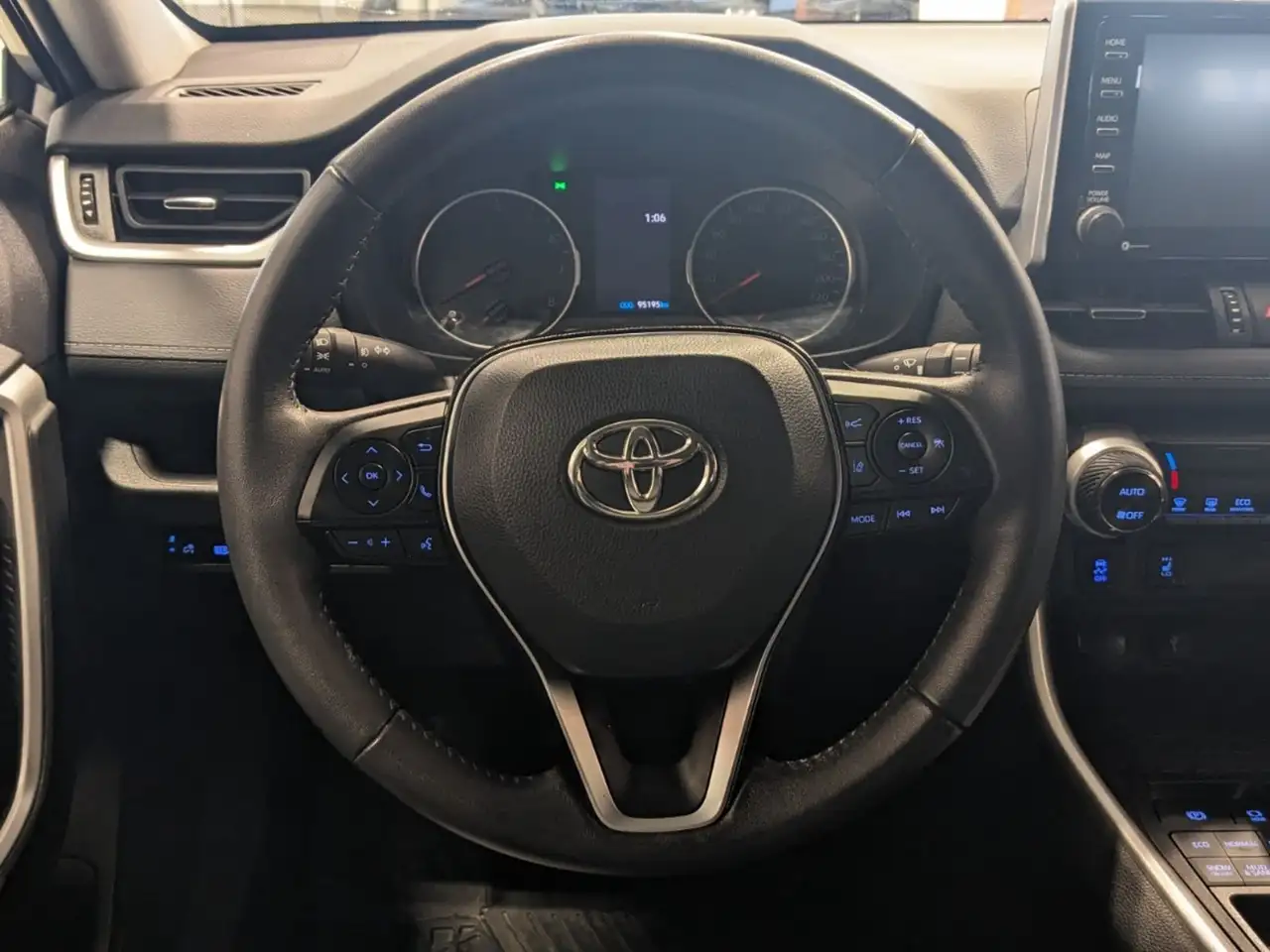 Toyota RAV 4 снимка Toyota RAV 4