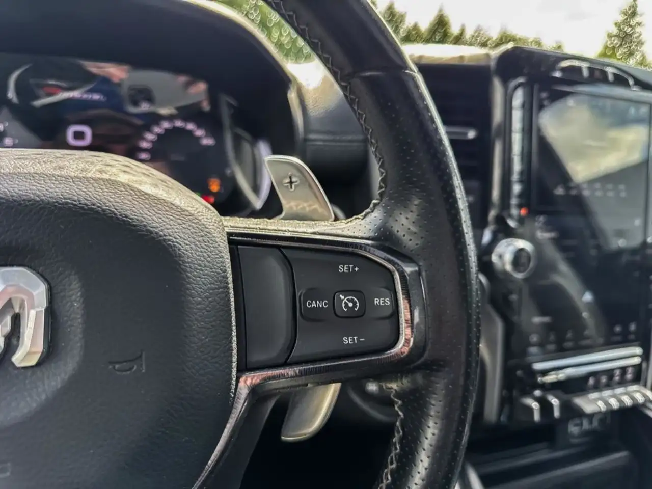 RAM 1500 снимка RAM 1500