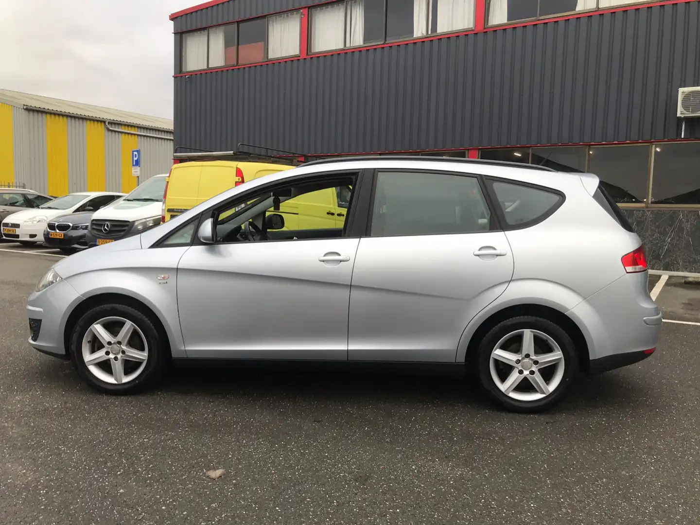SEAT Altea XL 1.4 TSI Reference NAP / NWE DISTR. KETTING SET /SP Grijs - 2