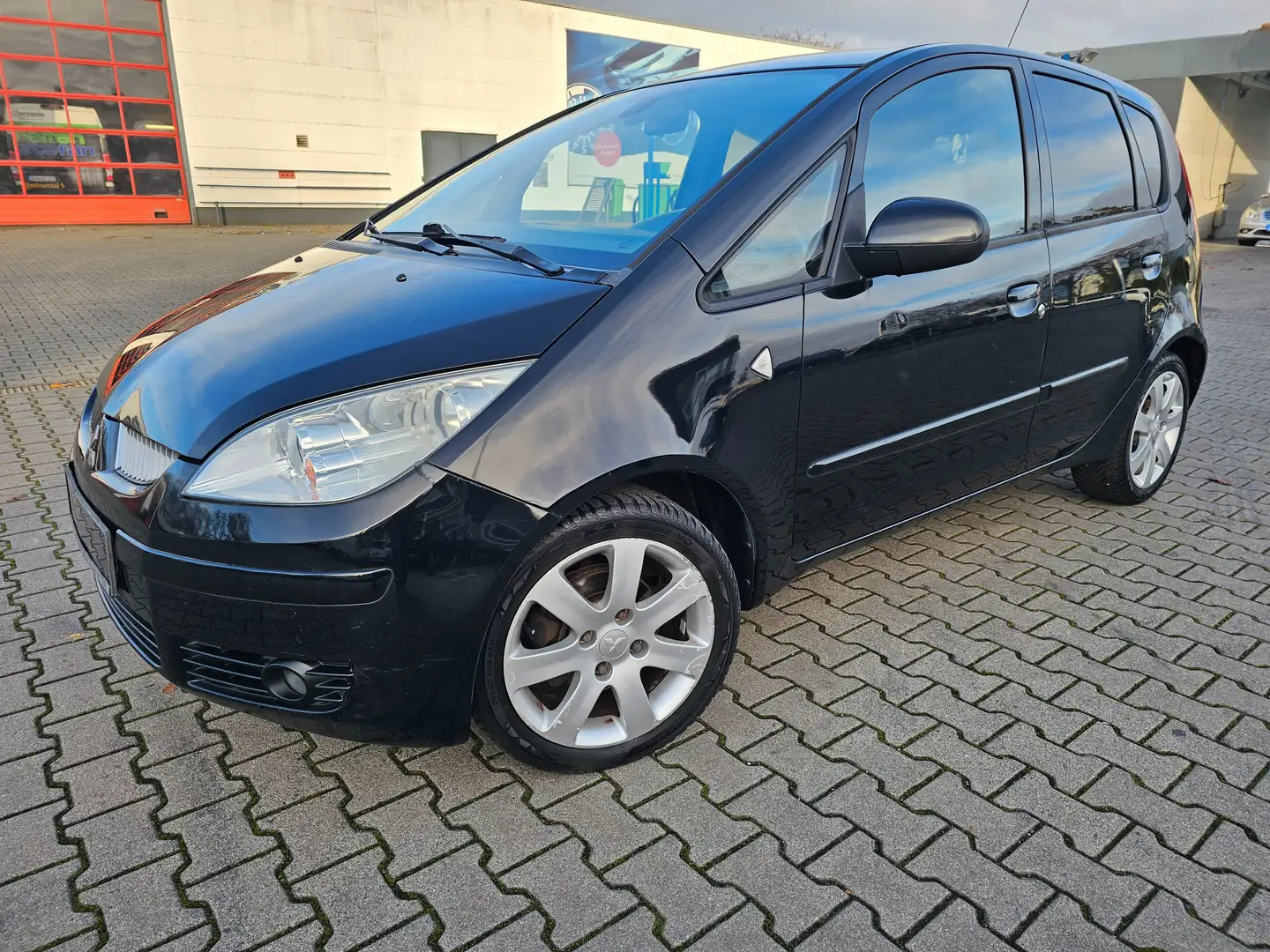 Mitsubishi Colt Colt  5-Türer 1.3,Klima,Alu,ZV,2.H,Tüv 11/27 Schwarz - 1