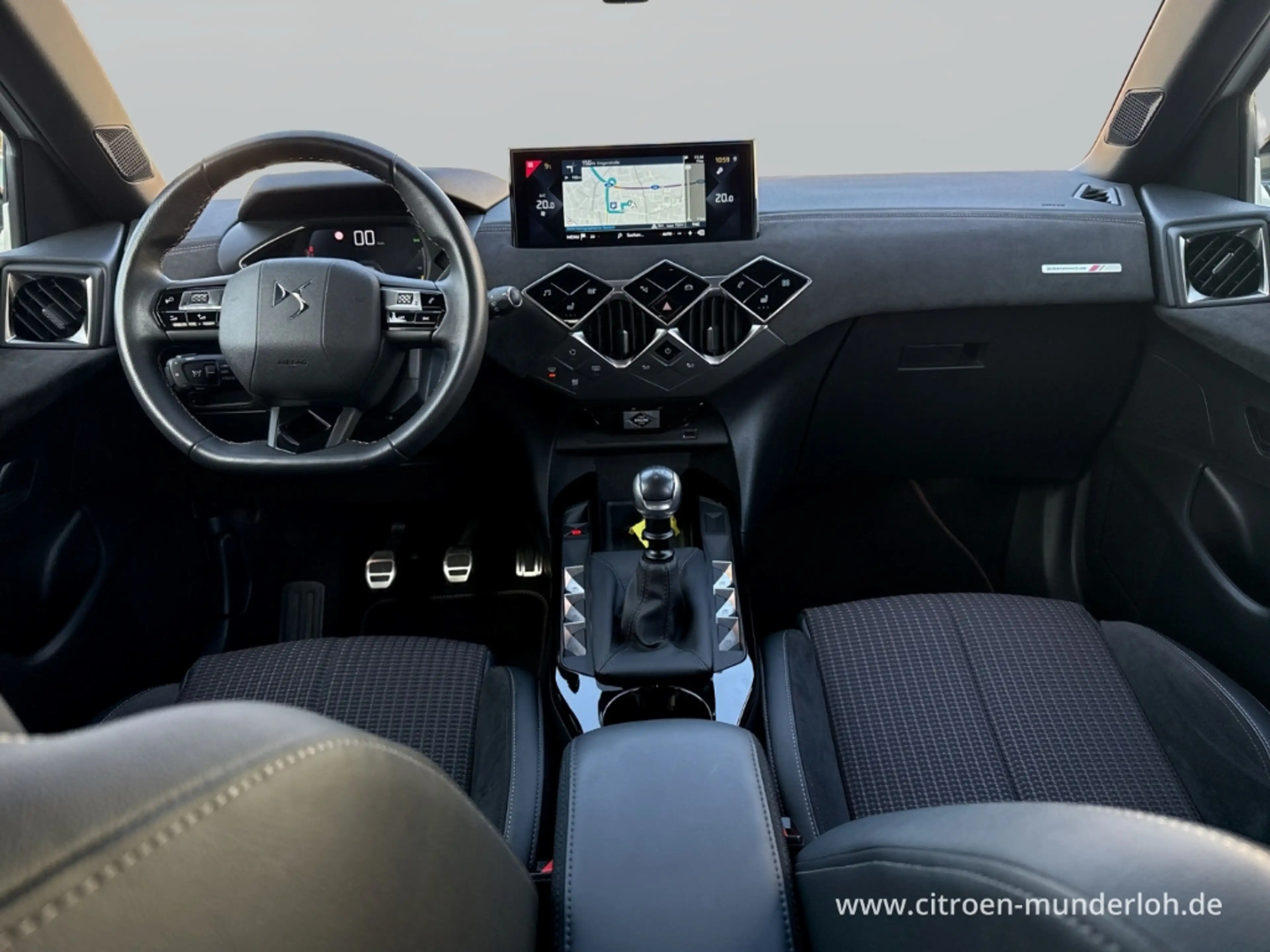 DS Automobiles DS 3 Pure Tech 100  Performance-Line   NAVI R-KAMERA DE — photo 8