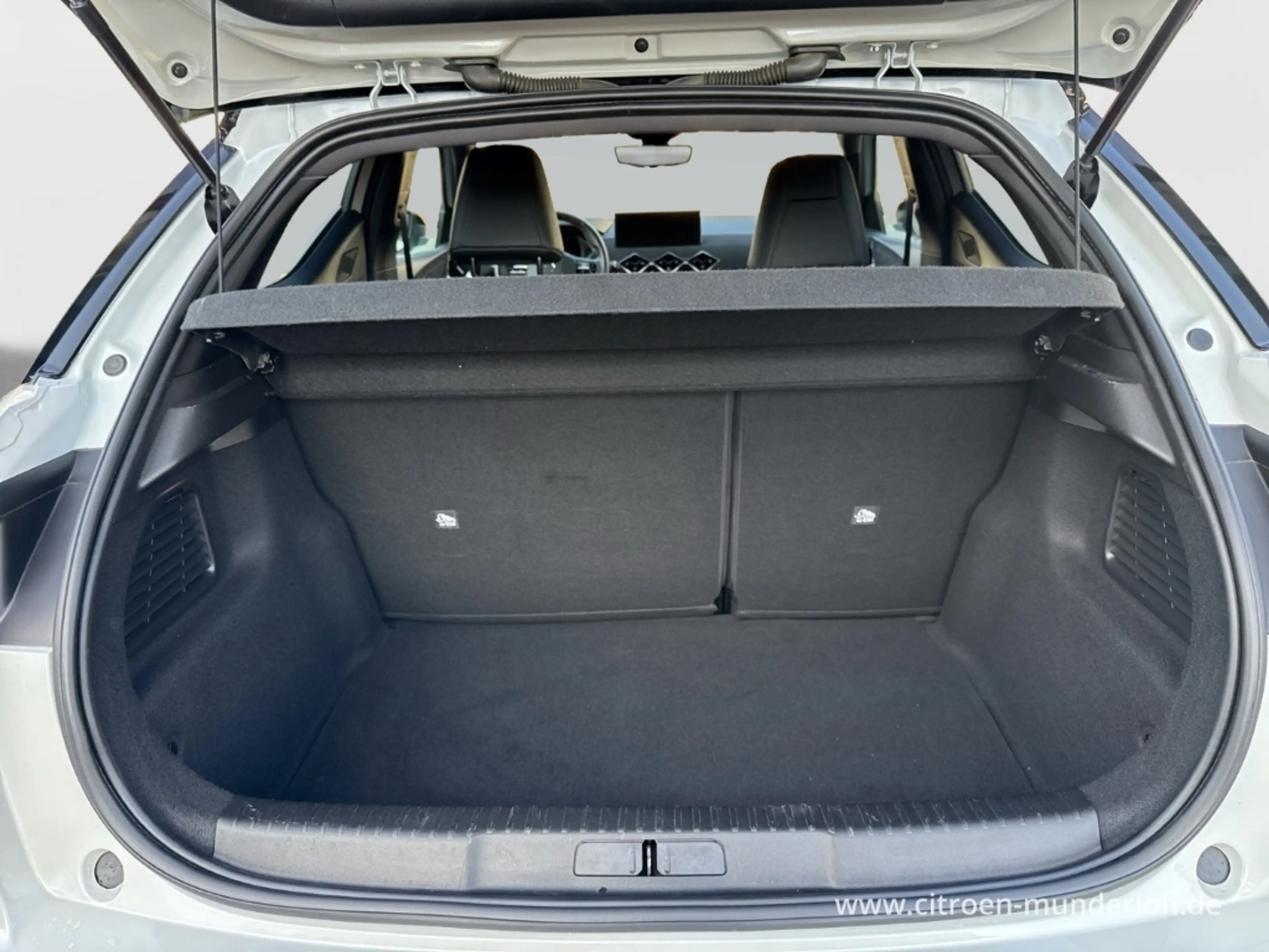 DS Automobiles DS 3 Pure Tech 100  Performance-Line   NAVI R-KAMERA DE — photo 6