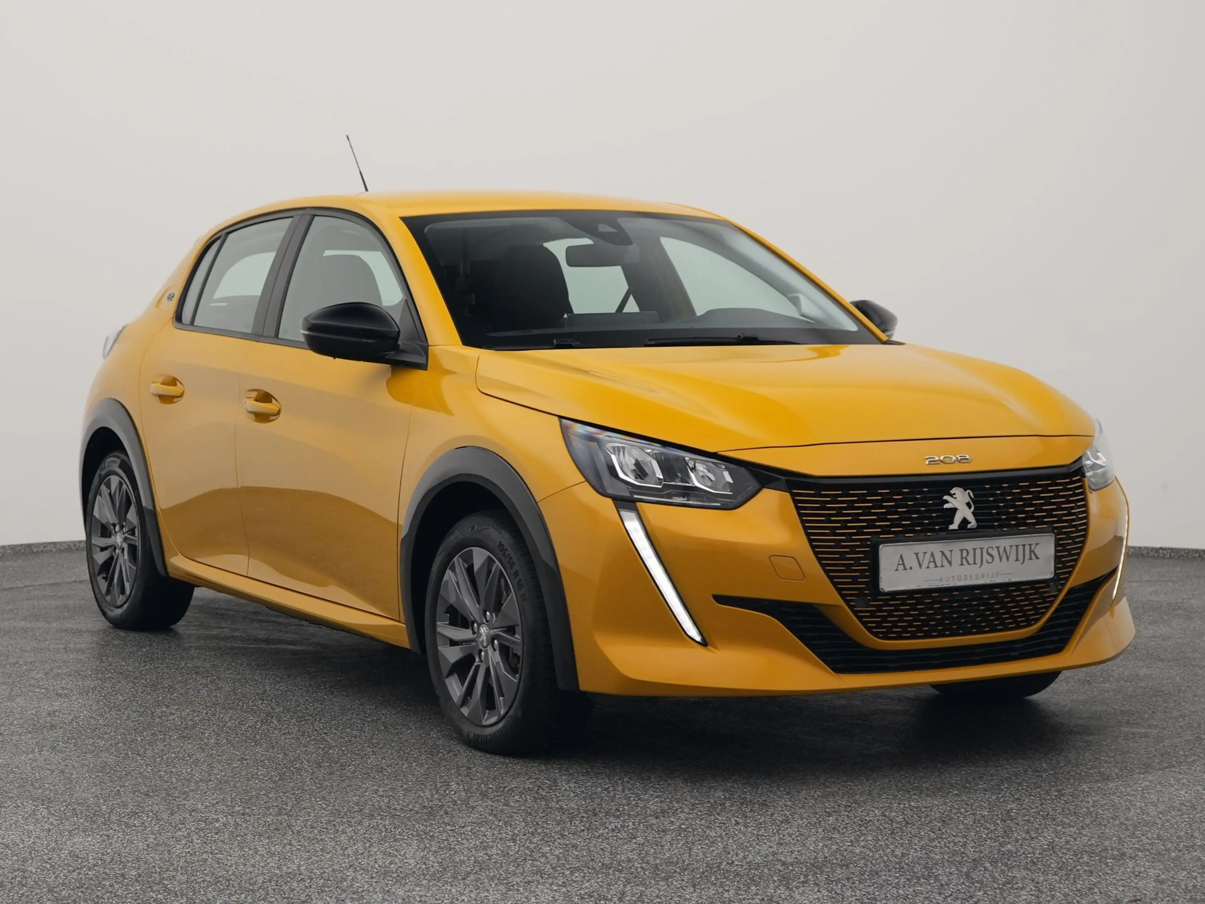 Peugeot e-208 EV Style 50 kWh | PDC | SOH 100% — photo 2