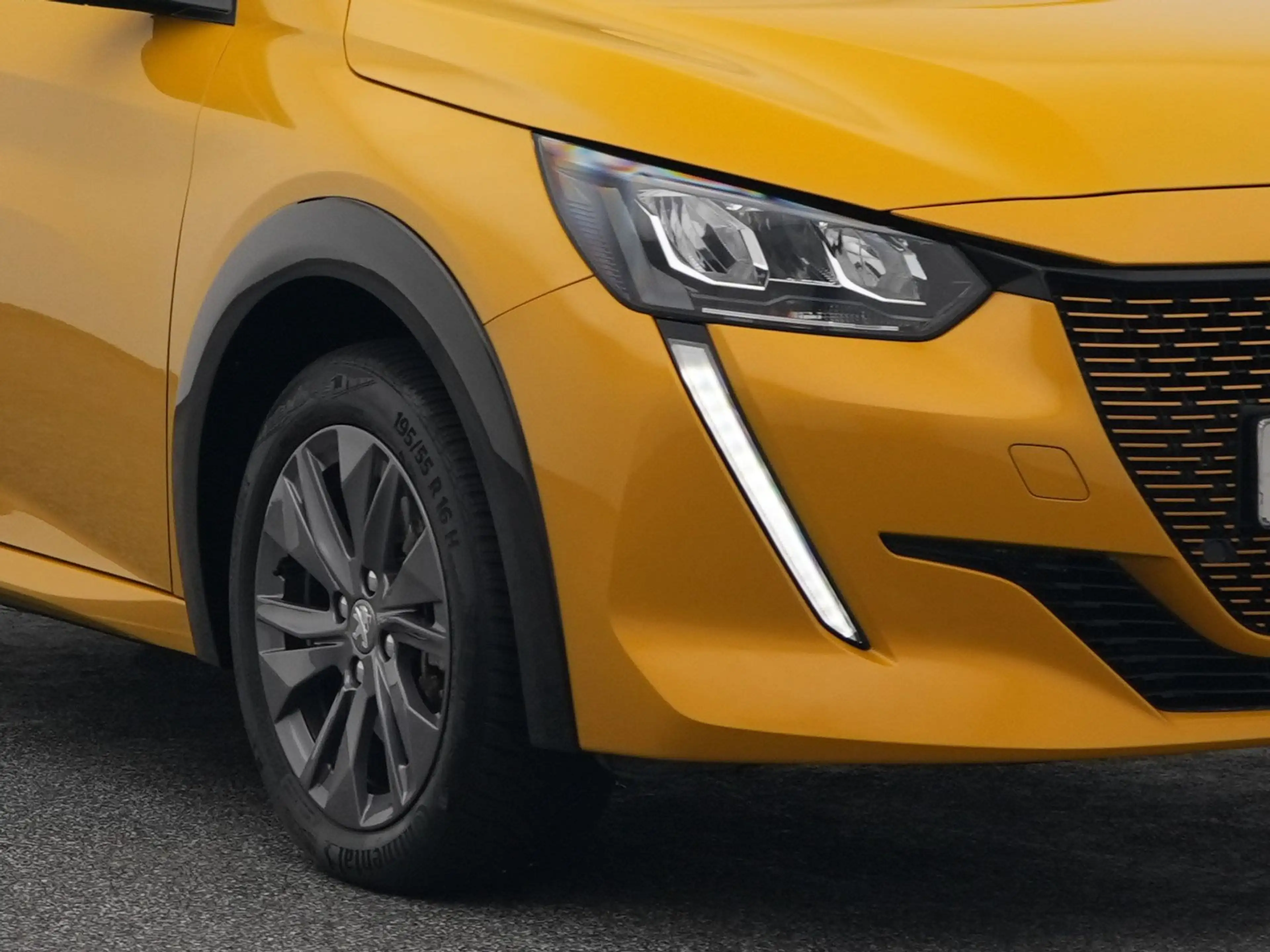 Peugeot e-208 EV Style 50 kWh | PDC | SOH 100% — photo 18