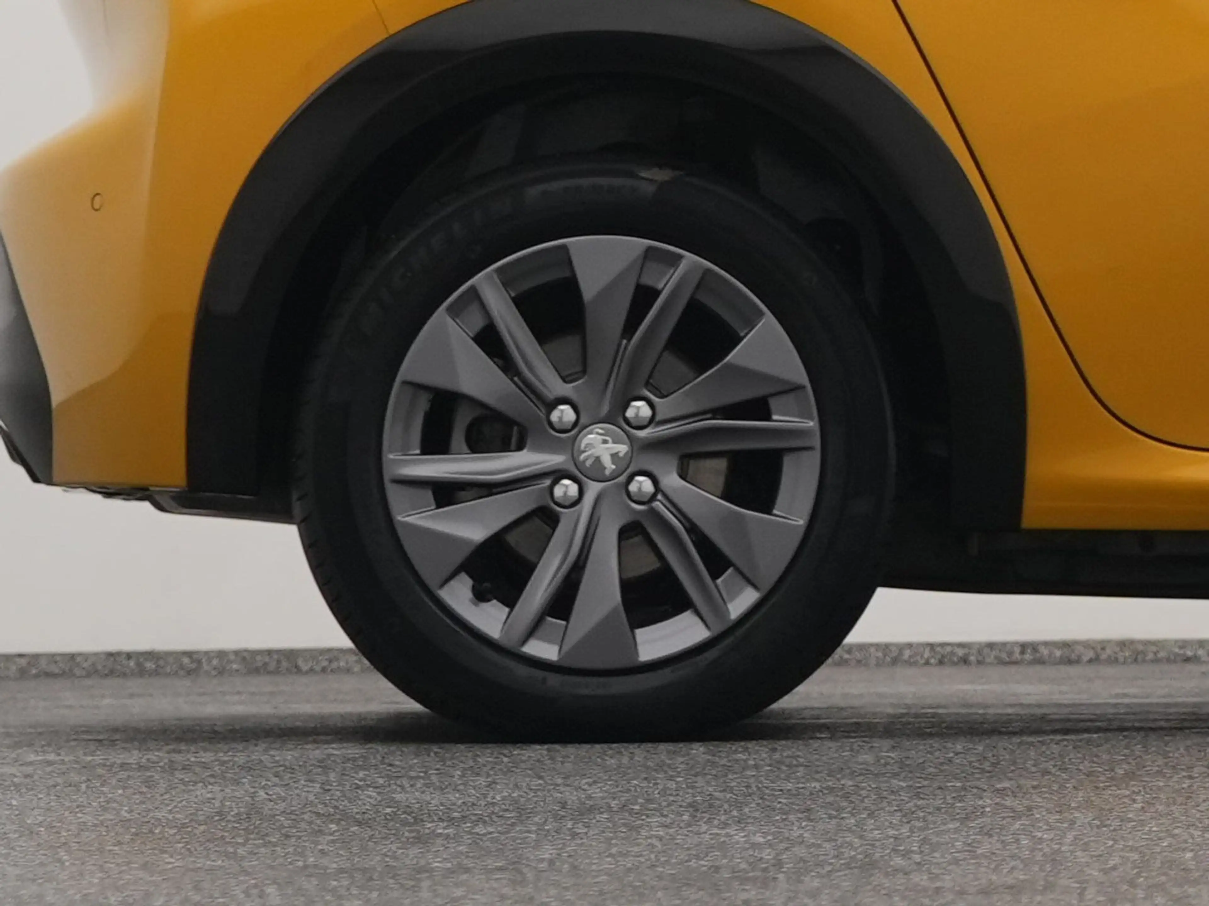 Peugeot e-208 EV Style 50 kWh | PDC | SOH 100% — photo 42