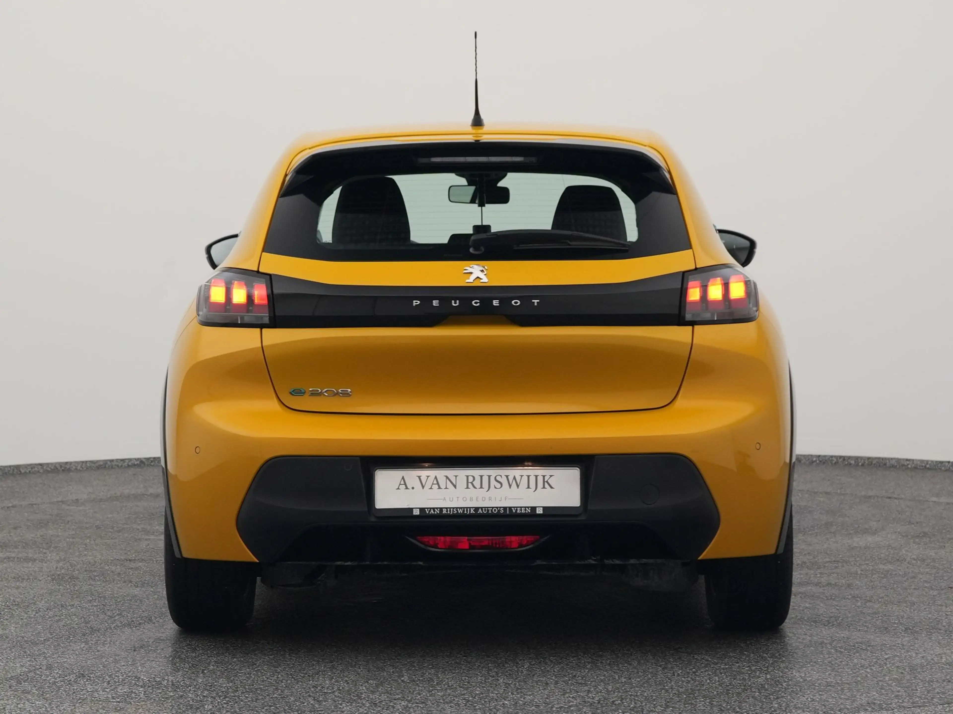 Peugeot e-208 EV Style 50 kWh | PDC | SOH 100% — photo 11