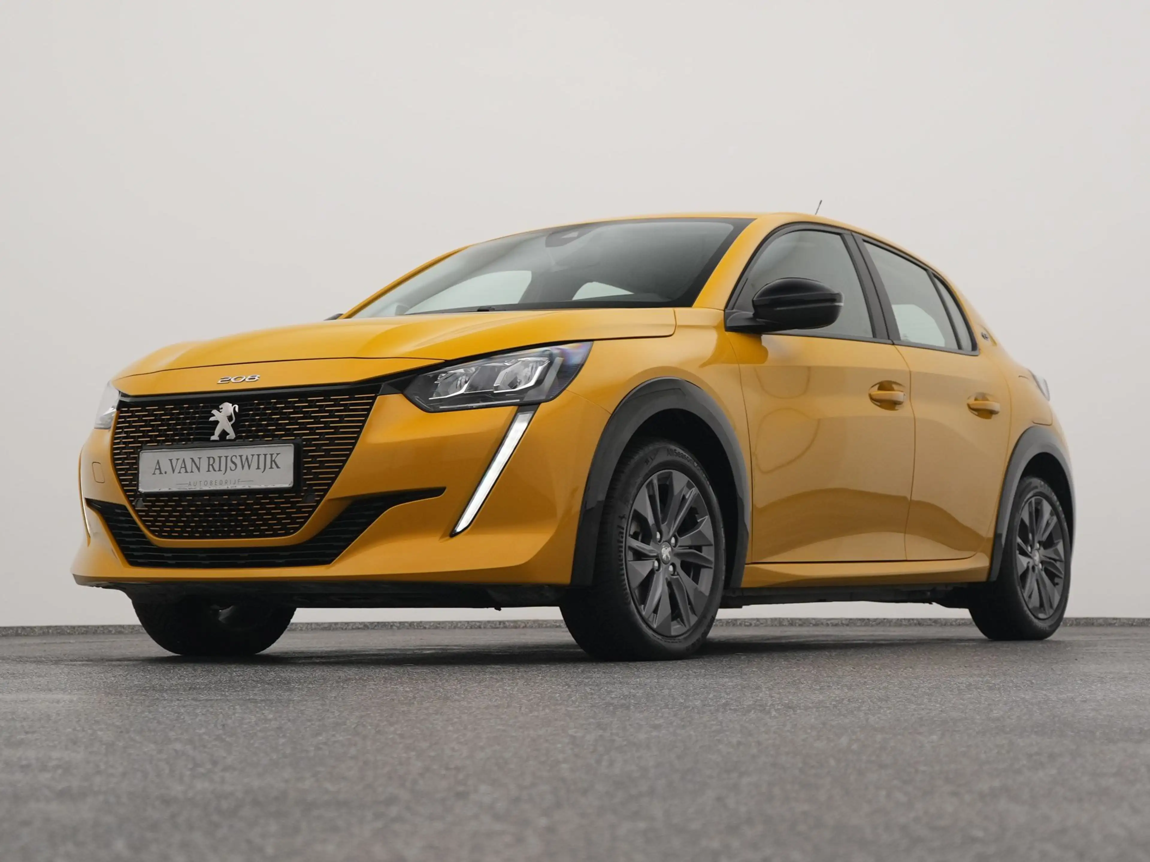 Peugeot e-208 EV Style 50 kWh | PDC | SOH 100% — photo 16