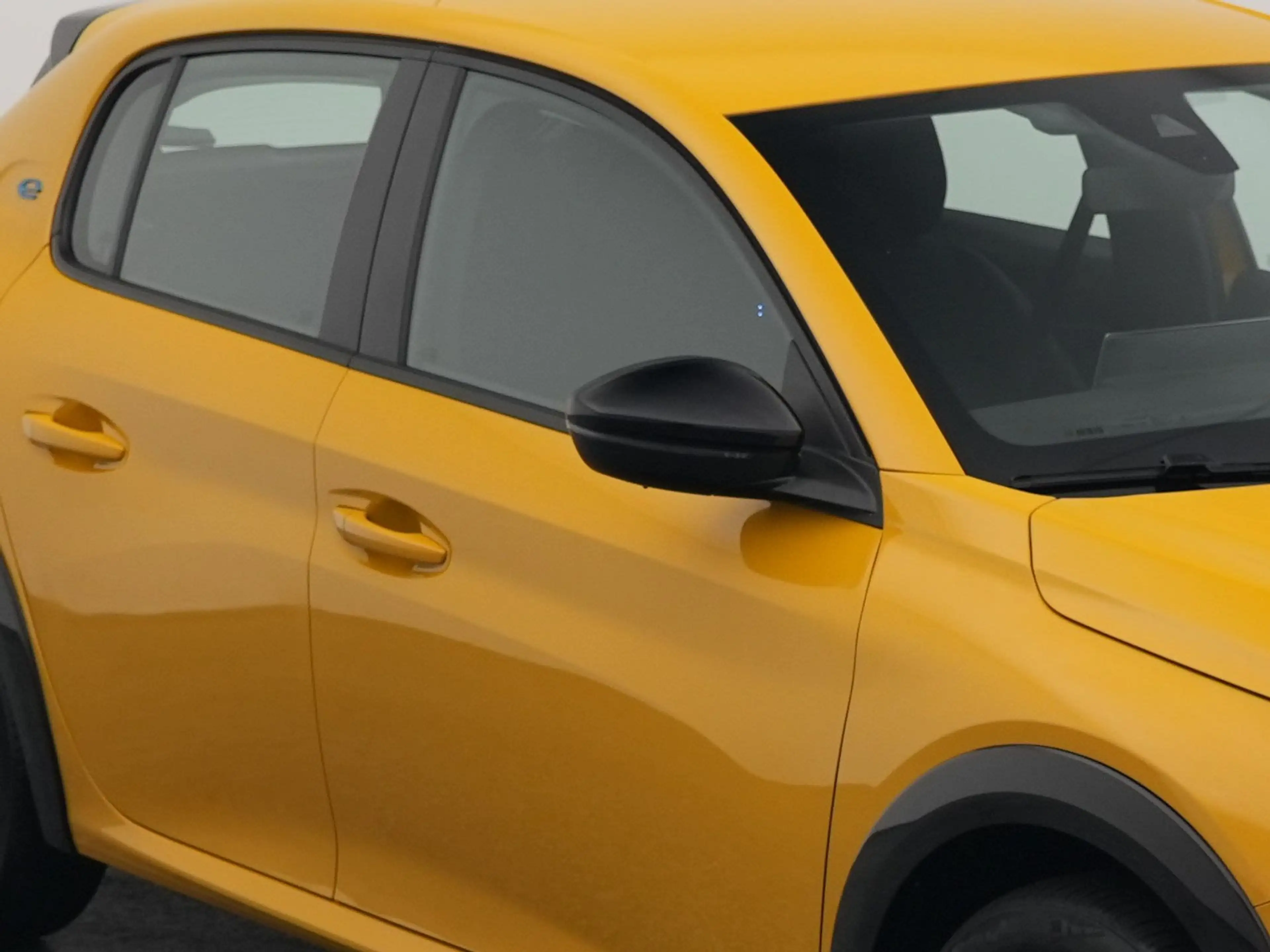 Peugeot e-208 EV Style 50 kWh | PDC | SOH 100% — photo 24