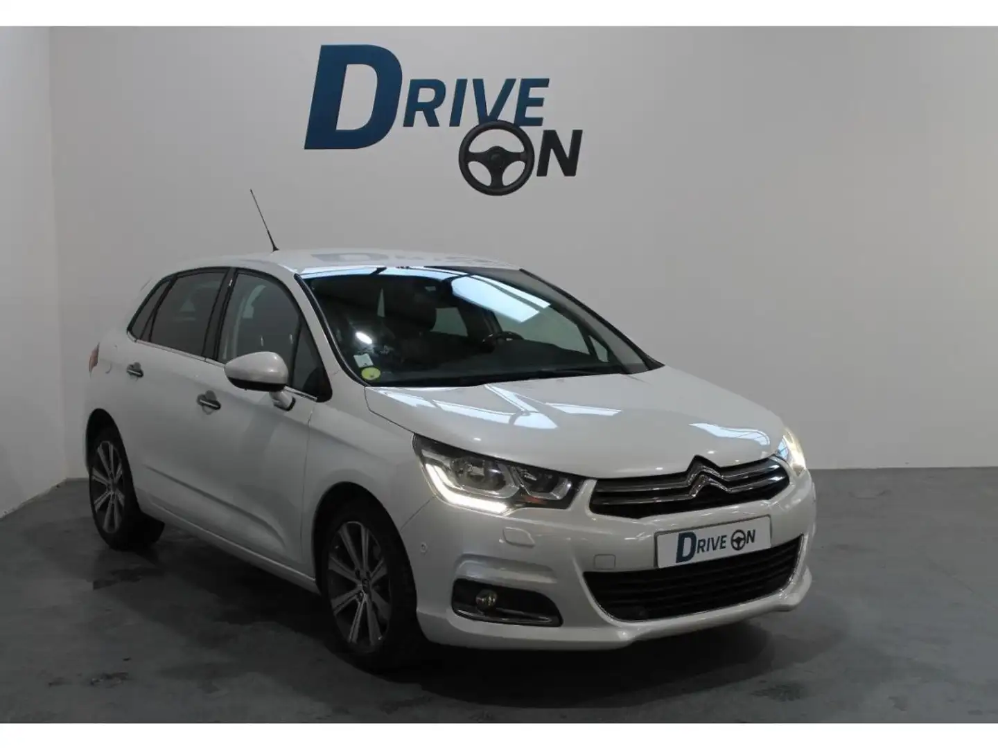 Citroen C4 1.6 BlueHDi 120 - PHASE 2 - Siège Chauffant - Suivi Complet Blanc - 1