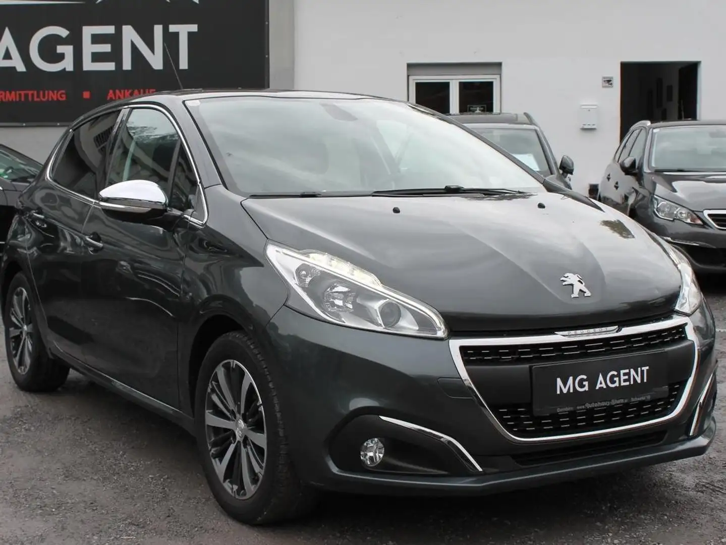 Peugeot 208 Allure Grau - 1