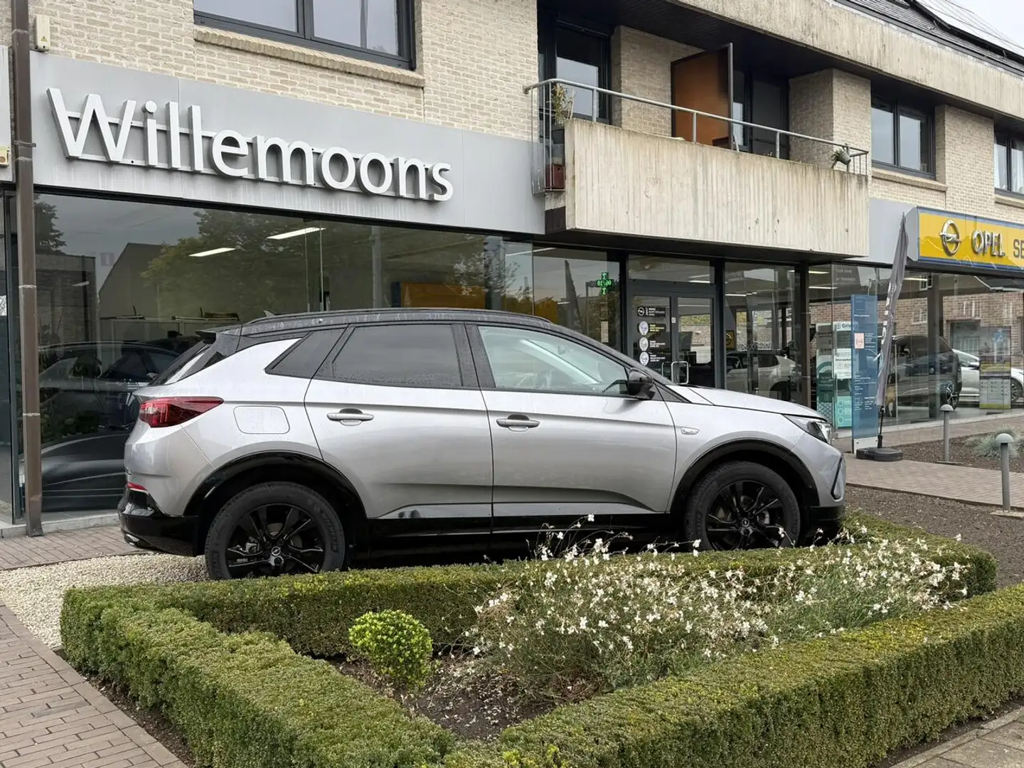 Opel Grandland GS 1.2 Turbo 130PK AT8 *Adaptieve cruise contro... Grijs - 2