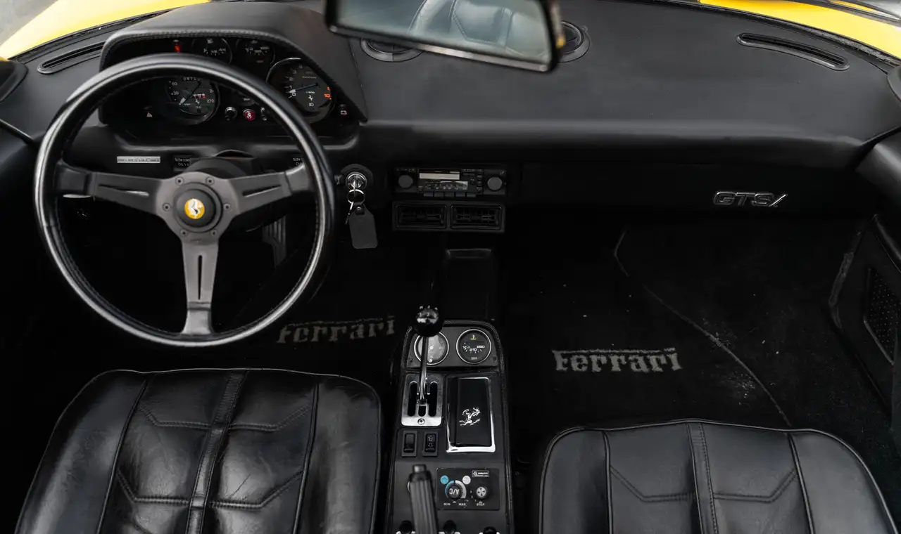 Ferrari 308 GTSI Spider, foto 3