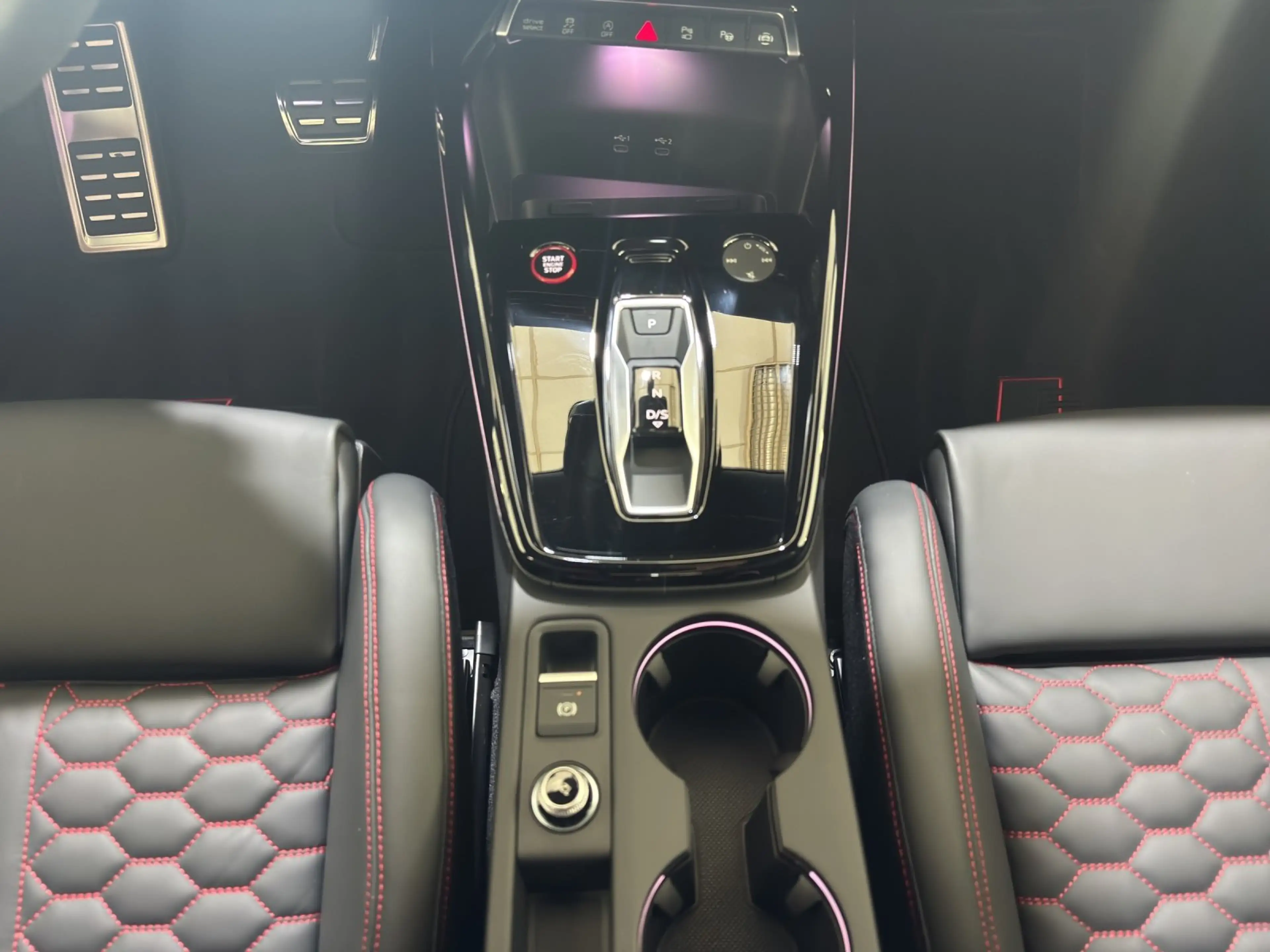 Audi RS3 RS 3 Limousine 2.5 TFSI S tronic quattro | PANO | — photo 14