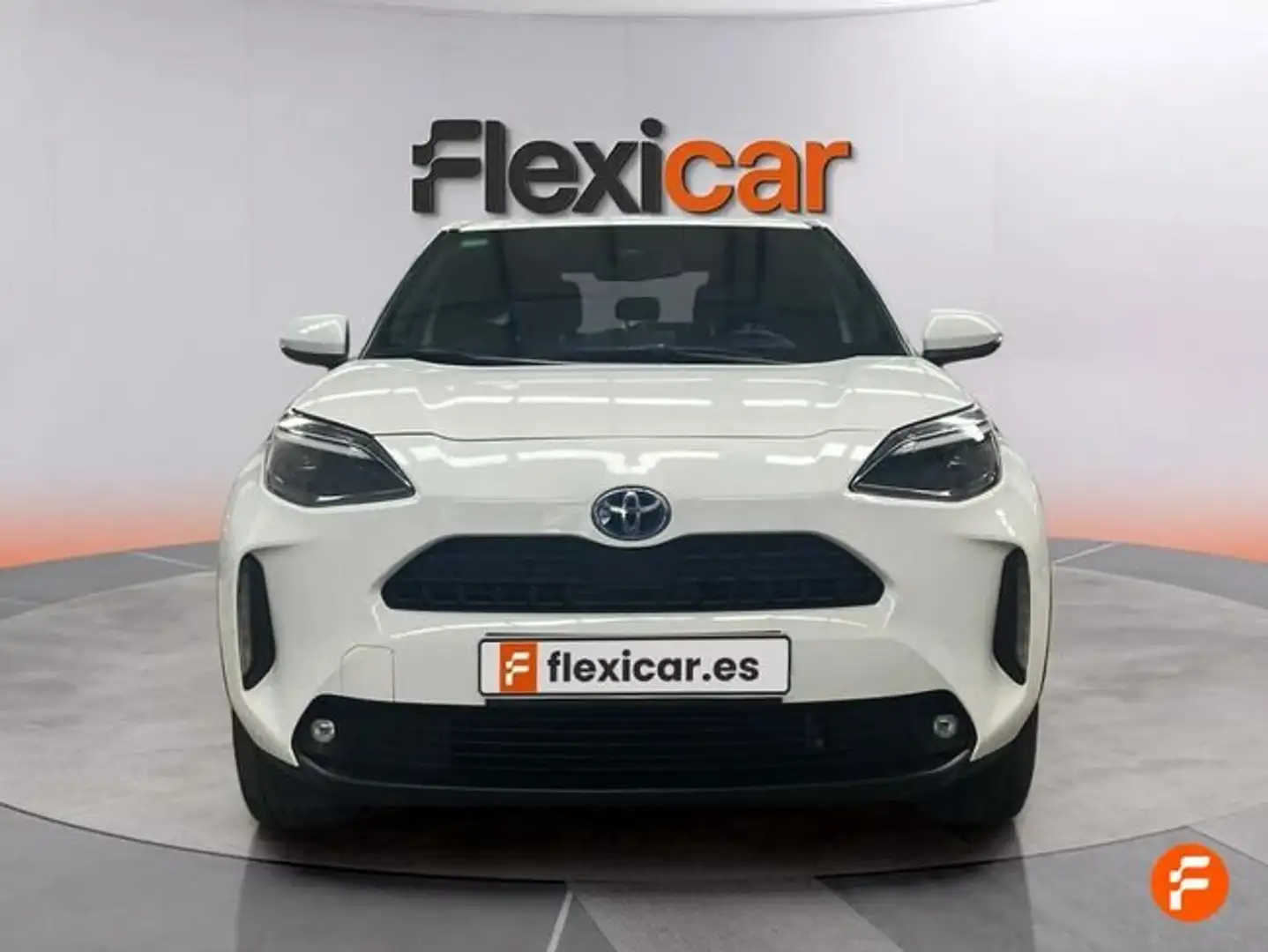 Toyota Yaris Cross 120H Active Tech Pack Connect Blanco - 2