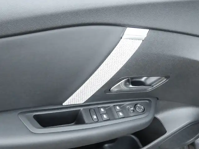 Citroen C4 view 13