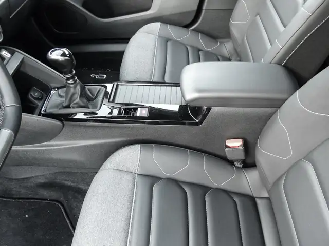 Citroen C4 view 11