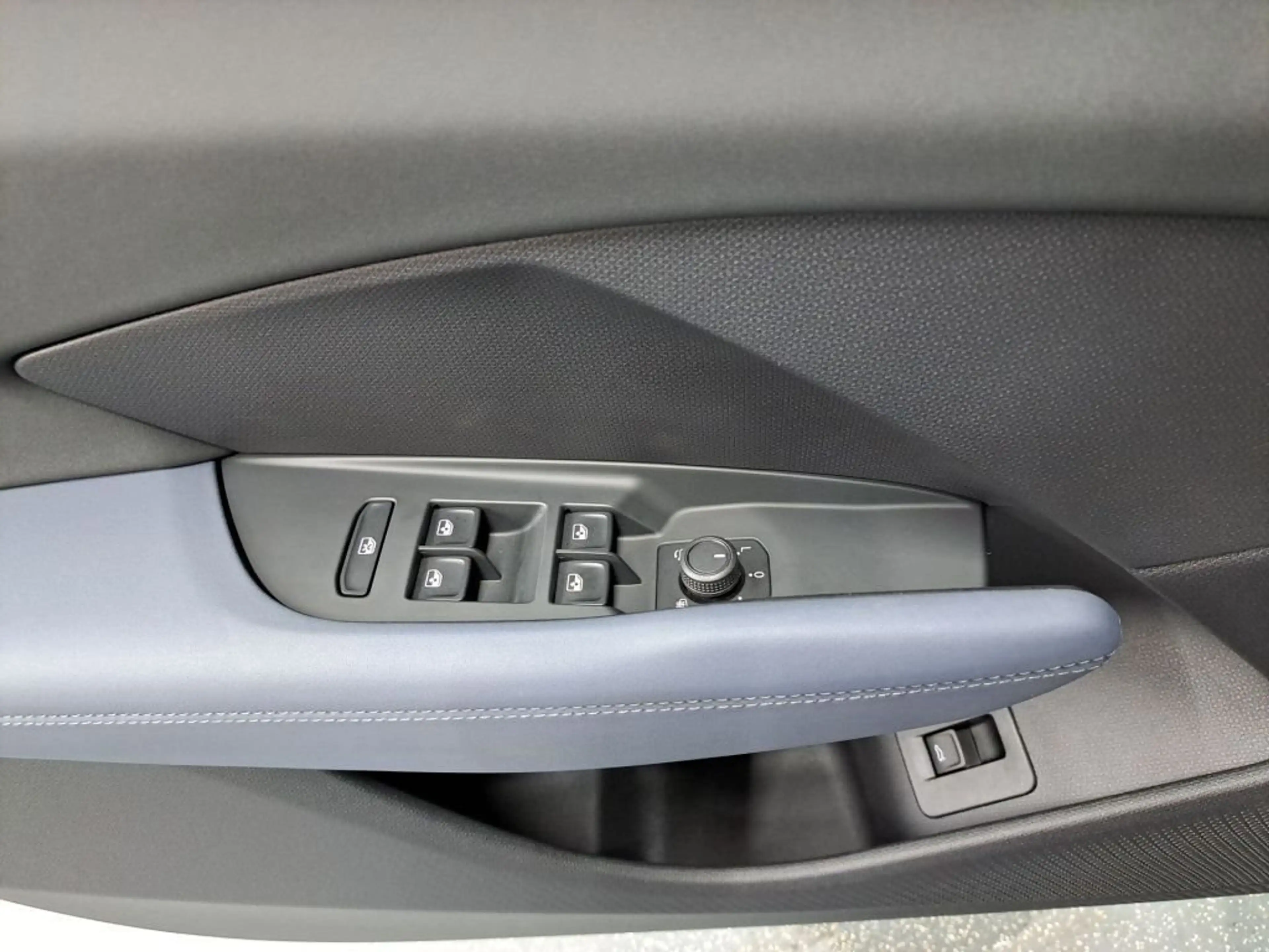 CUPRA Terramar 2.0 TSI 4Drive DSG VZ AHK NAVI 360° LED — photo 13