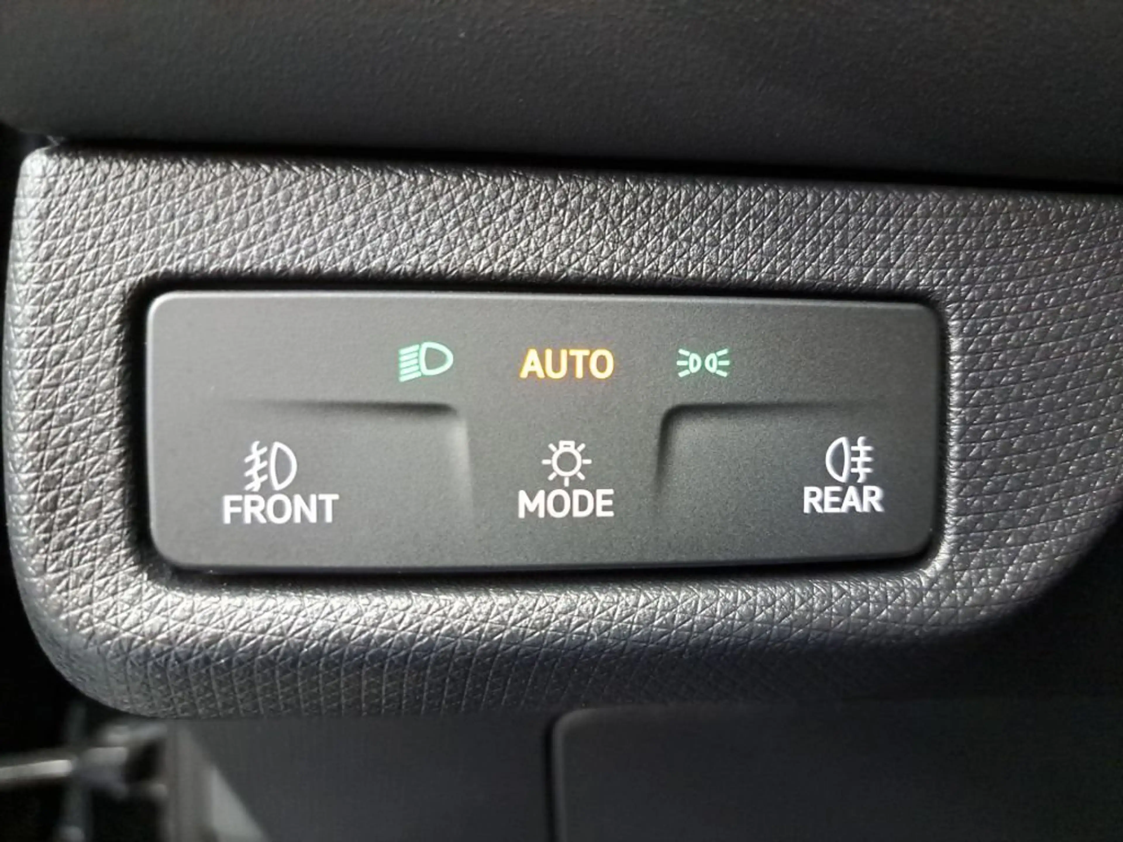 CUPRA Terramar 2.0 TSI 4Drive DSG VZ AHK NAVI 360° LED — photo 12