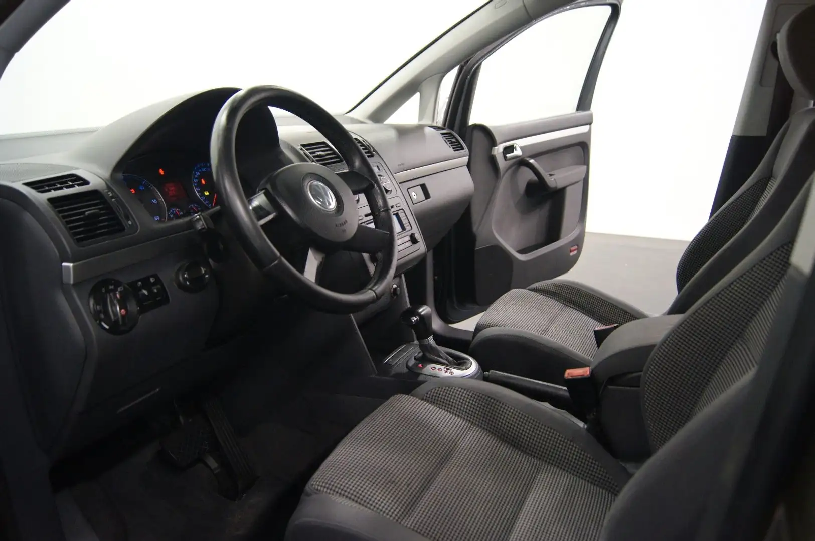 Volkswagen Touran Highline |DSG|7 SITZE|8-FACH | 2.HAND Grau - 2