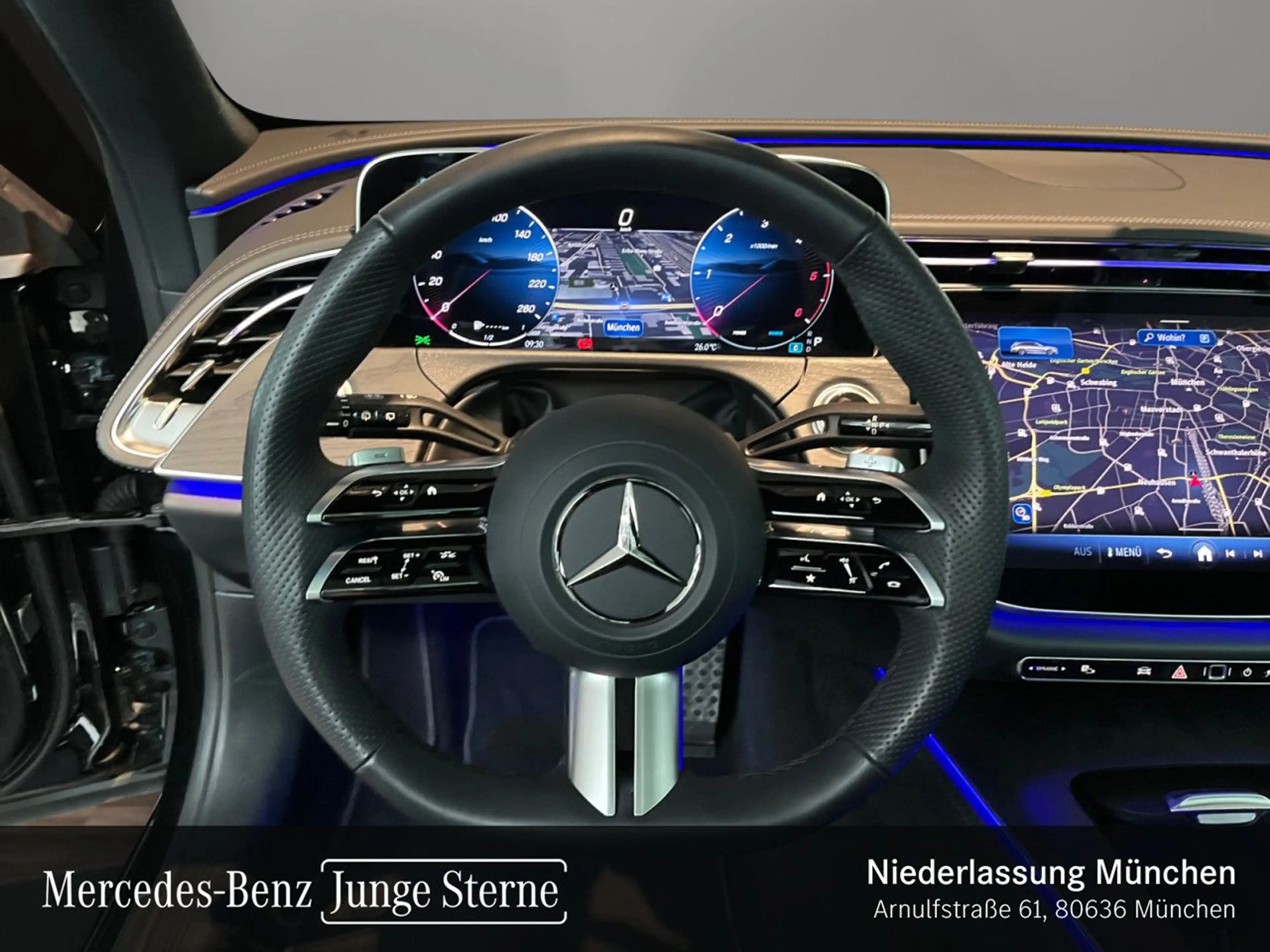 Mercedes-Benz E 220 d T 4M AMG Pano LED AHK Night Kamera PTS 9G — photo 13