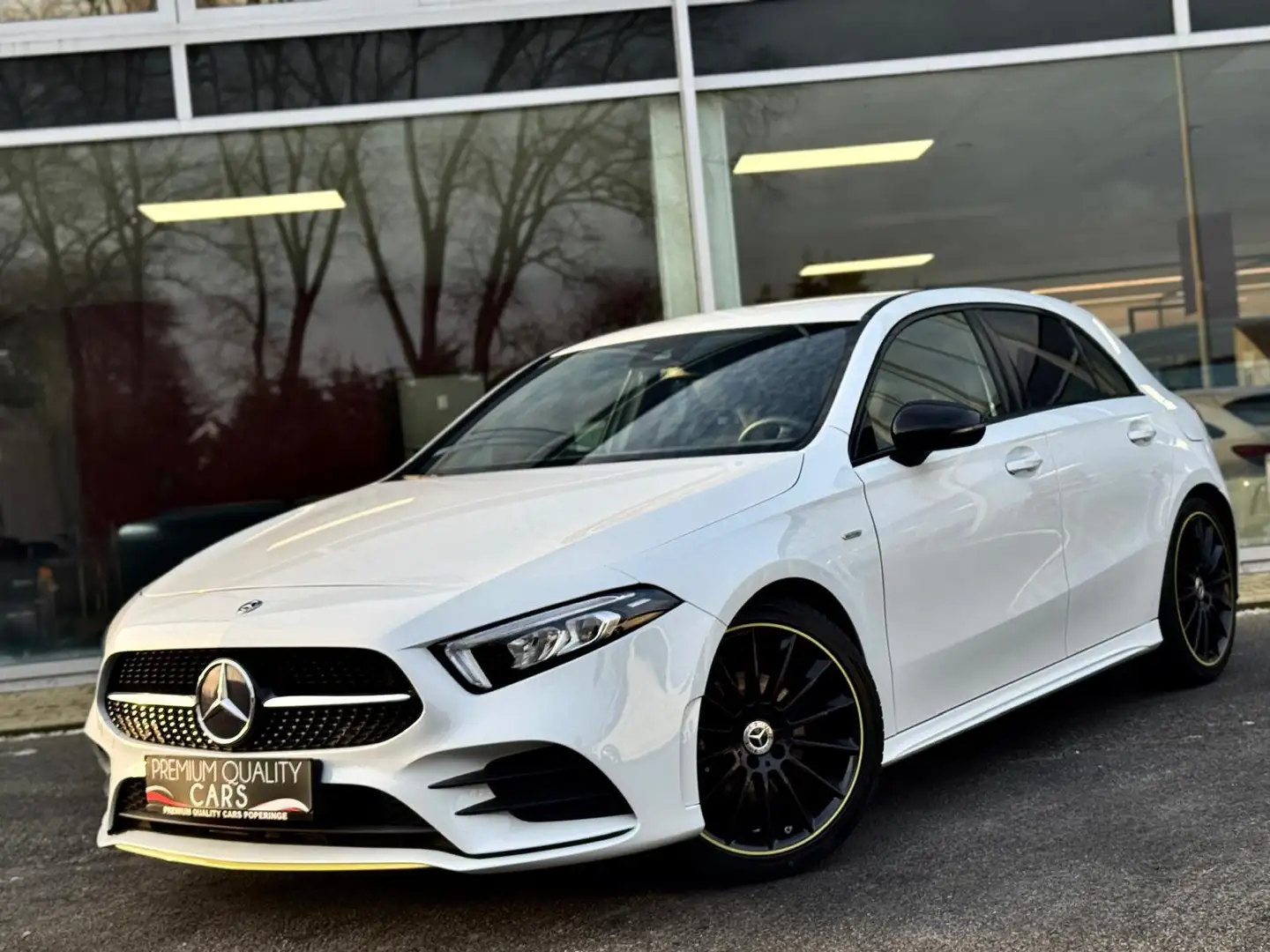 Mercedes-Benz A 180 AMG-LINE / YELLOW EDITION !! / CAMERA / SFEERLICHT Beyaz - 1