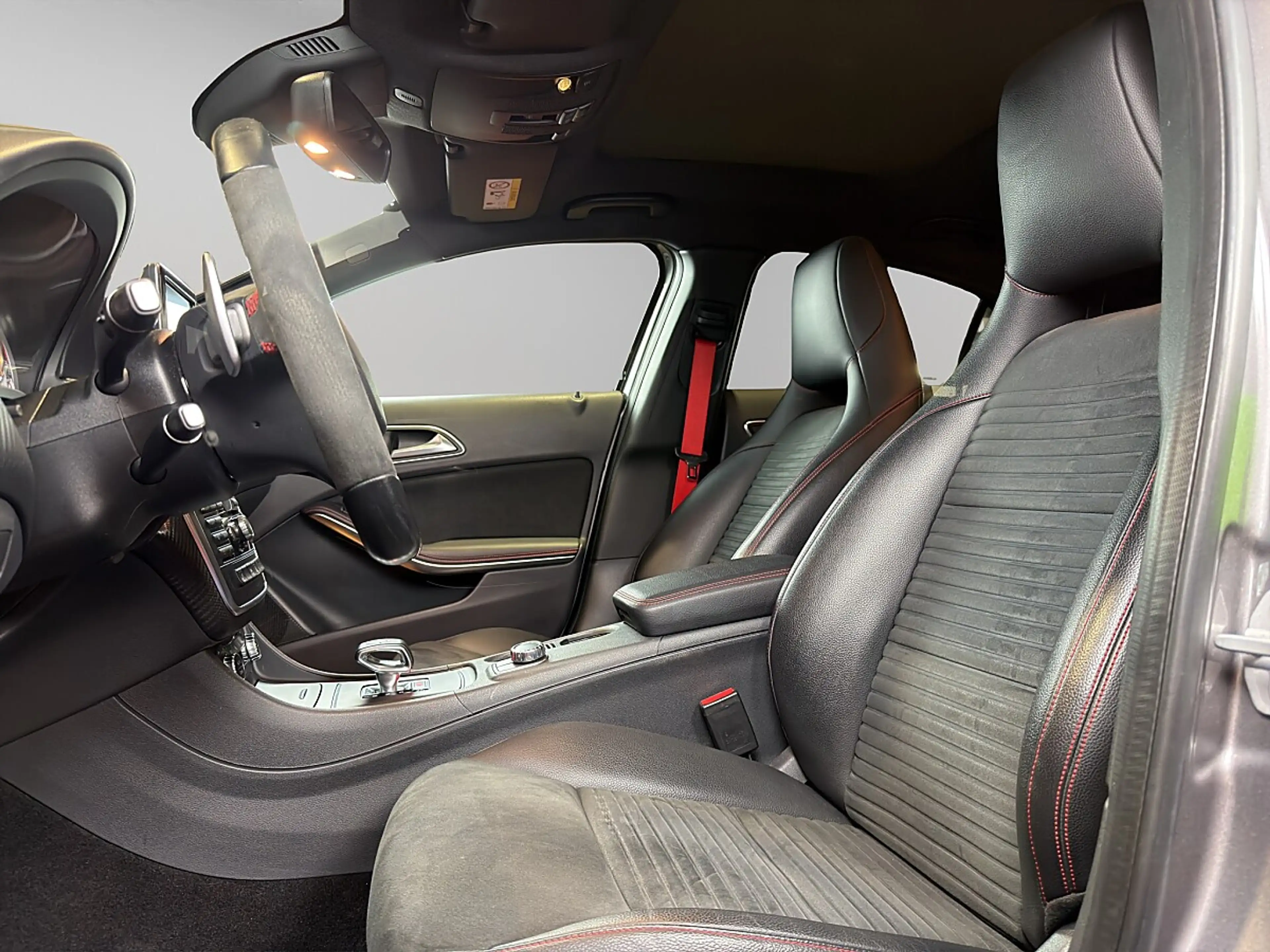 Mercedes-Benz A 45 AMG 4MATIC Aut. — photo 10