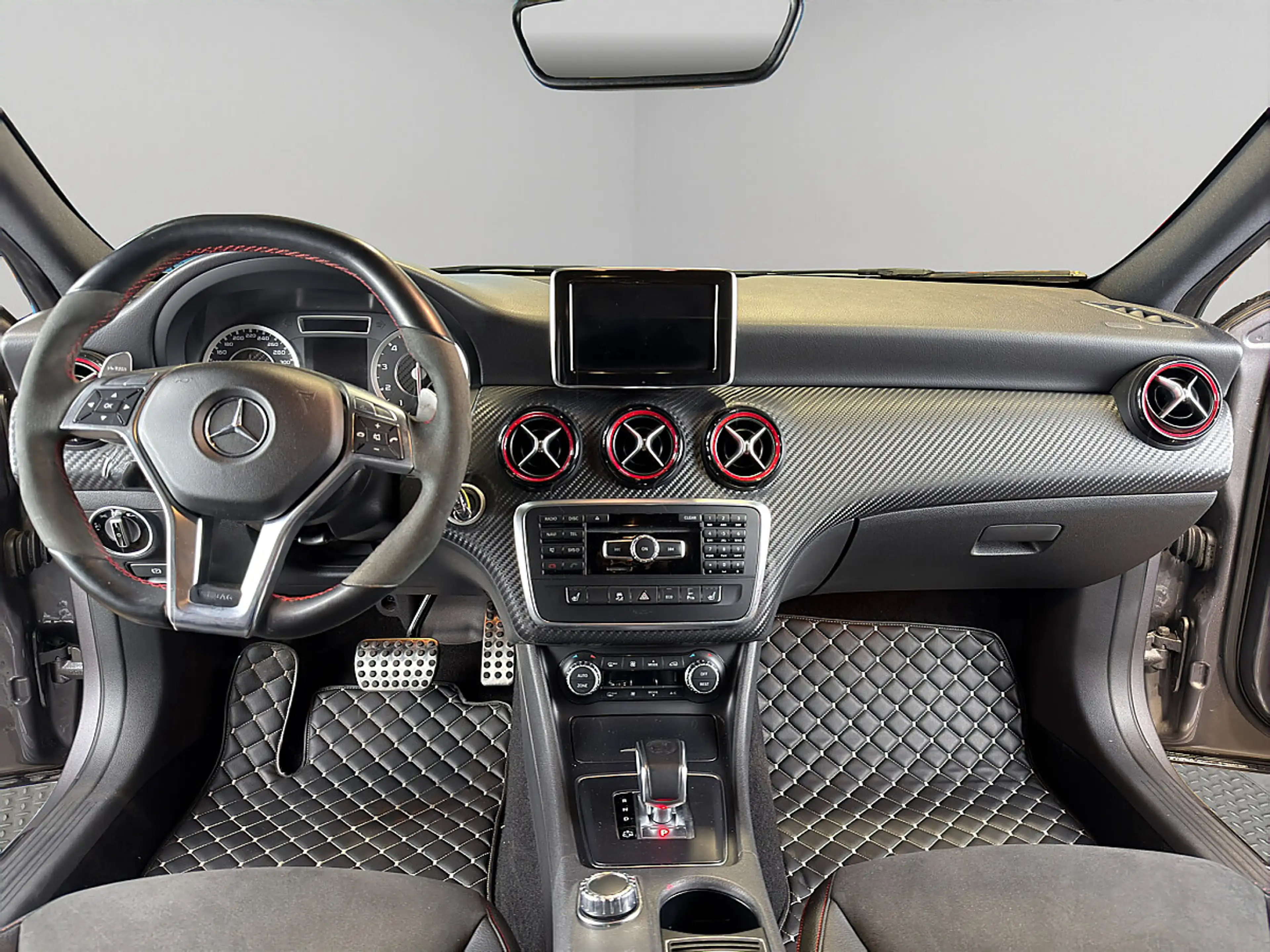 Mercedes-Benz A 45 AMG 4MATIC Aut. — photo 9