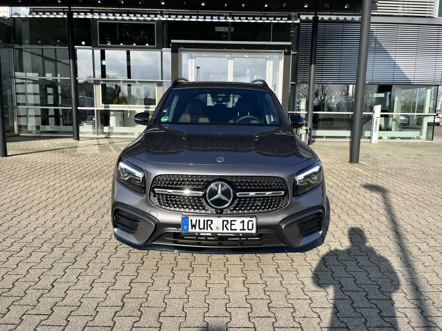Mercedes-Benz GLB 180 GLB 180 d AMG+Night+AHK+Multibeam+KeyGo+Memory++ Grau - 2