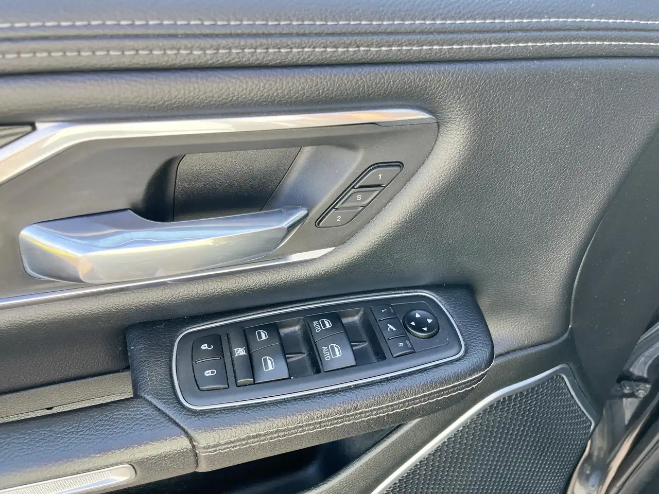 Dodge RAM 2021 — фото 15
