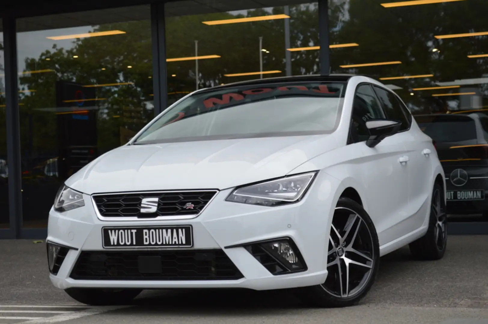 SEAT Ibiza 1.5 TSI 150 PK EVO FR Led Panorama Acc Camera CarP Biały - 1