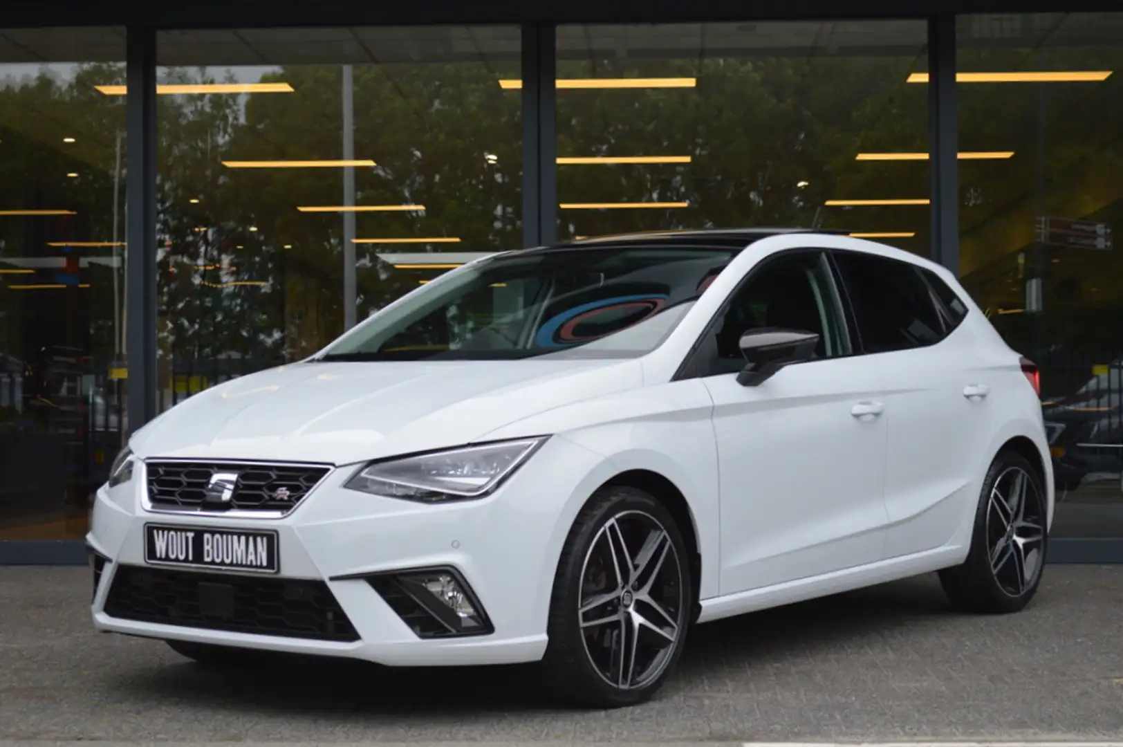 SEAT Ibiza 1.5 TSI 150 PK EVO FR Led Panorama Acc Camera CarP Biały - 2