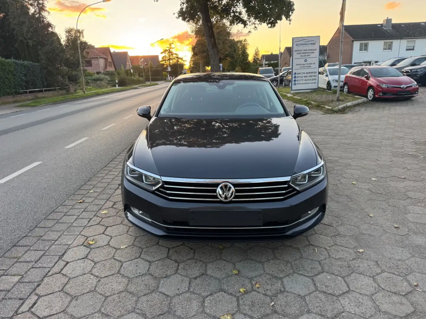 Volkswagen Passat 2.0 TDI Lim. DSG*LED+digi Tacho+ACC Grau - 2
