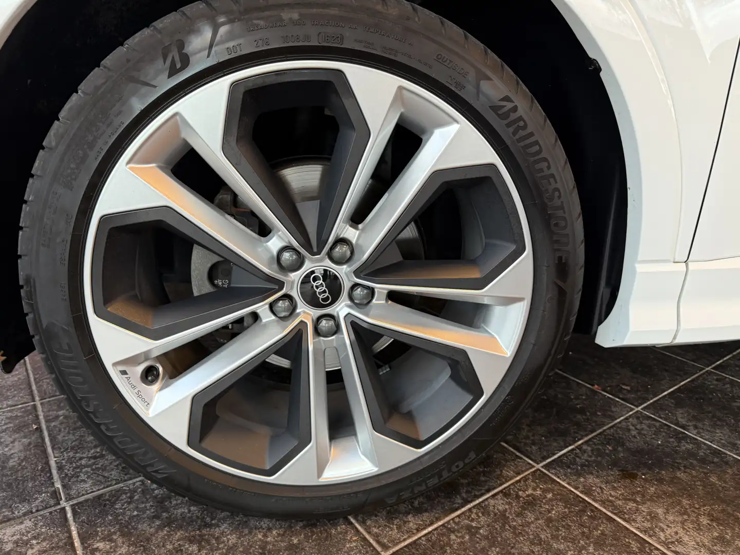 Audi Q3 35 TFSI S Edition ** 20inch ** Black Optic ** Stoe Wit - 2