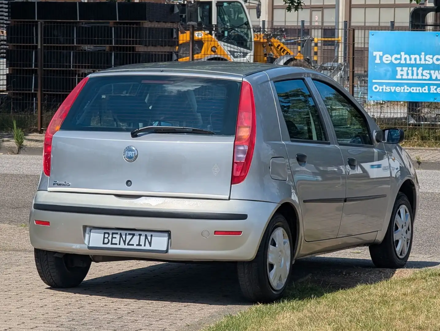 Fiat Punto 1.2 8V Active*SERVO*RADIO-CD*USB*ZV !! Grau - 2