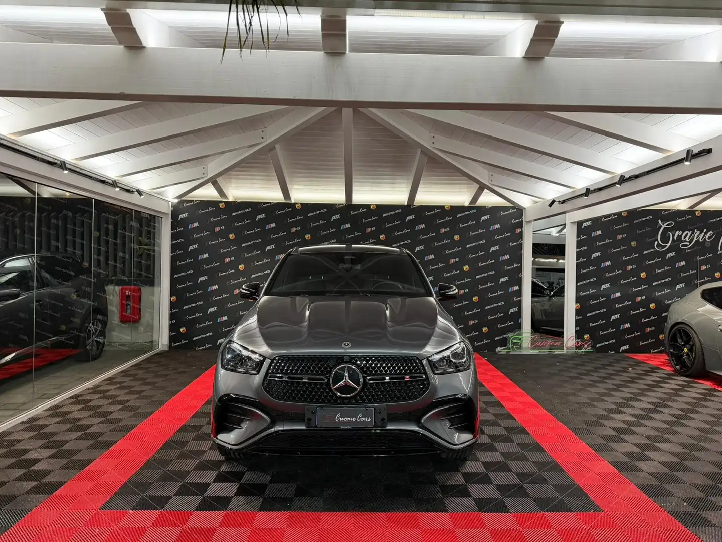Mercedes-Benz GLE 300 d AMG Line Premium 4matic auto Grijs - 2
