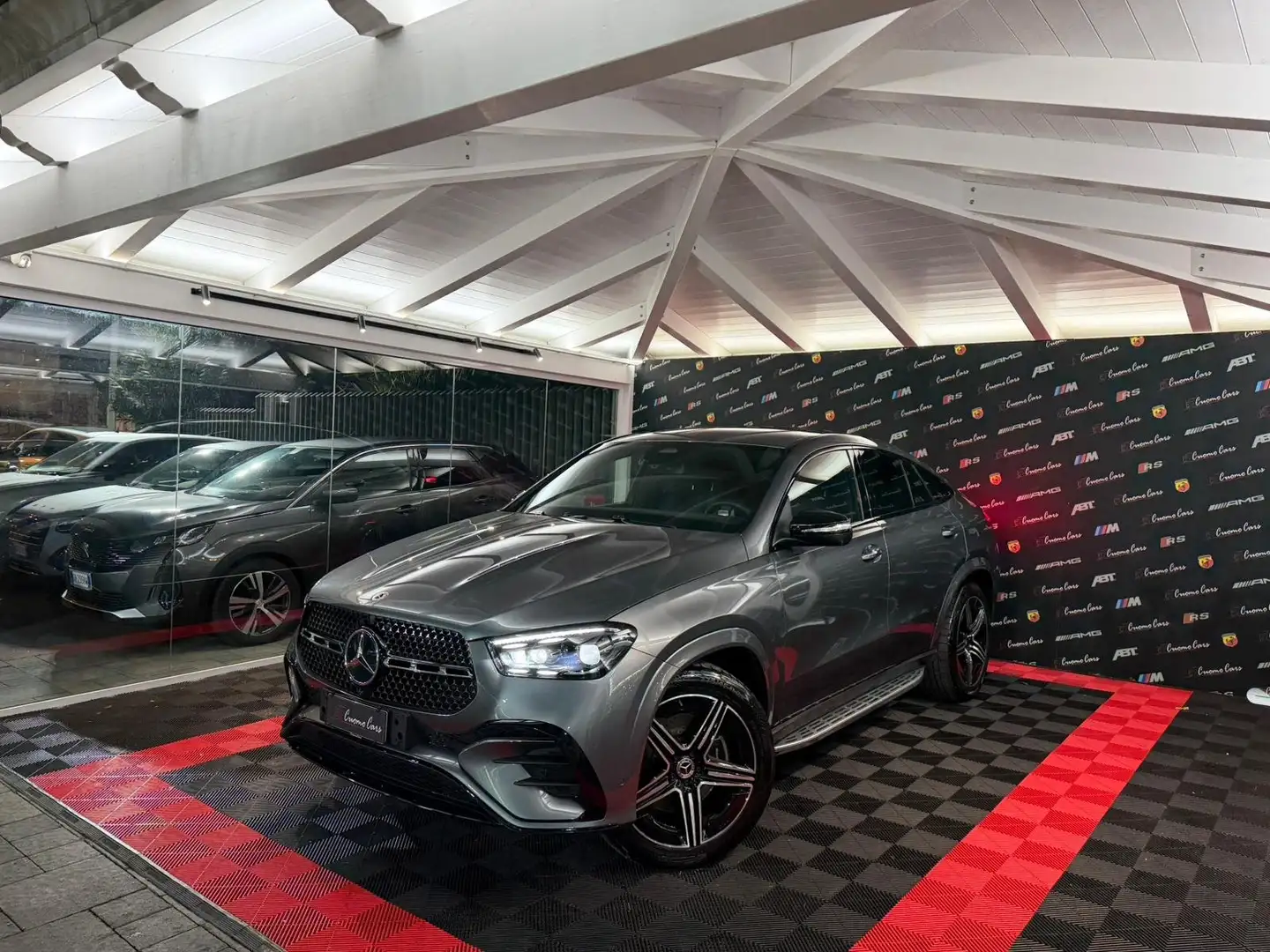 Mercedes-Benz GLE 300 d AMG Line Premium 4matic auto Grijs - 1