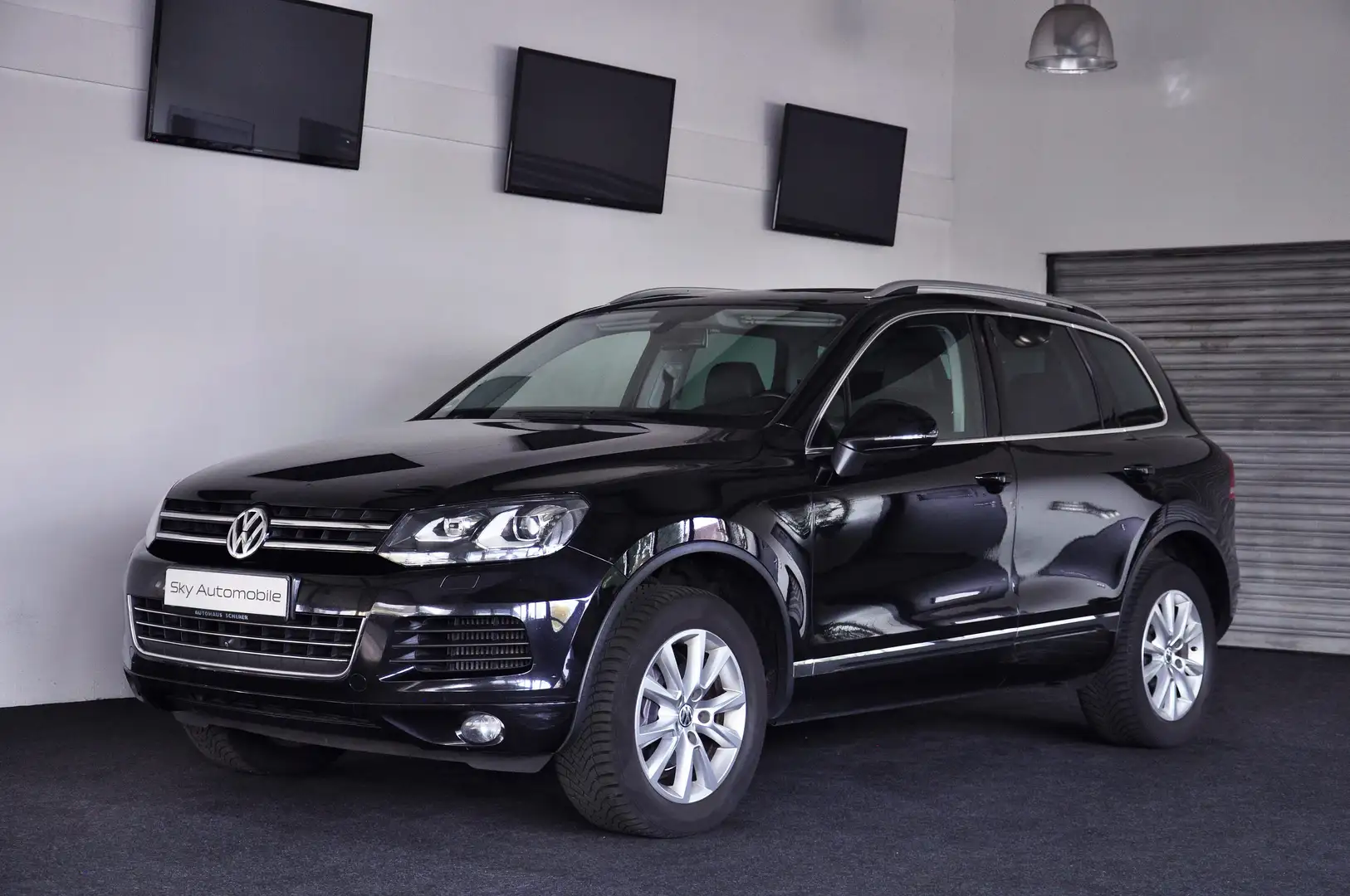 Volkswagen Touareg 3.0 V6 TDI ! Panorama ! Leder ! Bi-Xenon ! AHK ! Zwart - 1