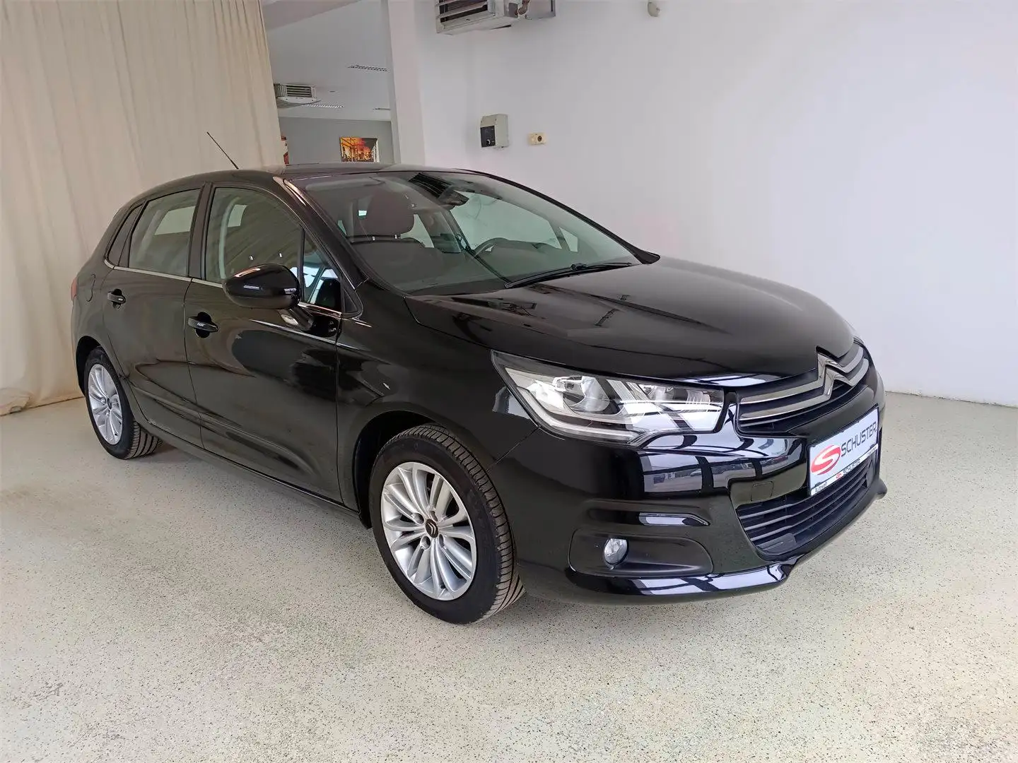 Citroen C4 BlueHDi 120 S&S Feel Schwarz - 1