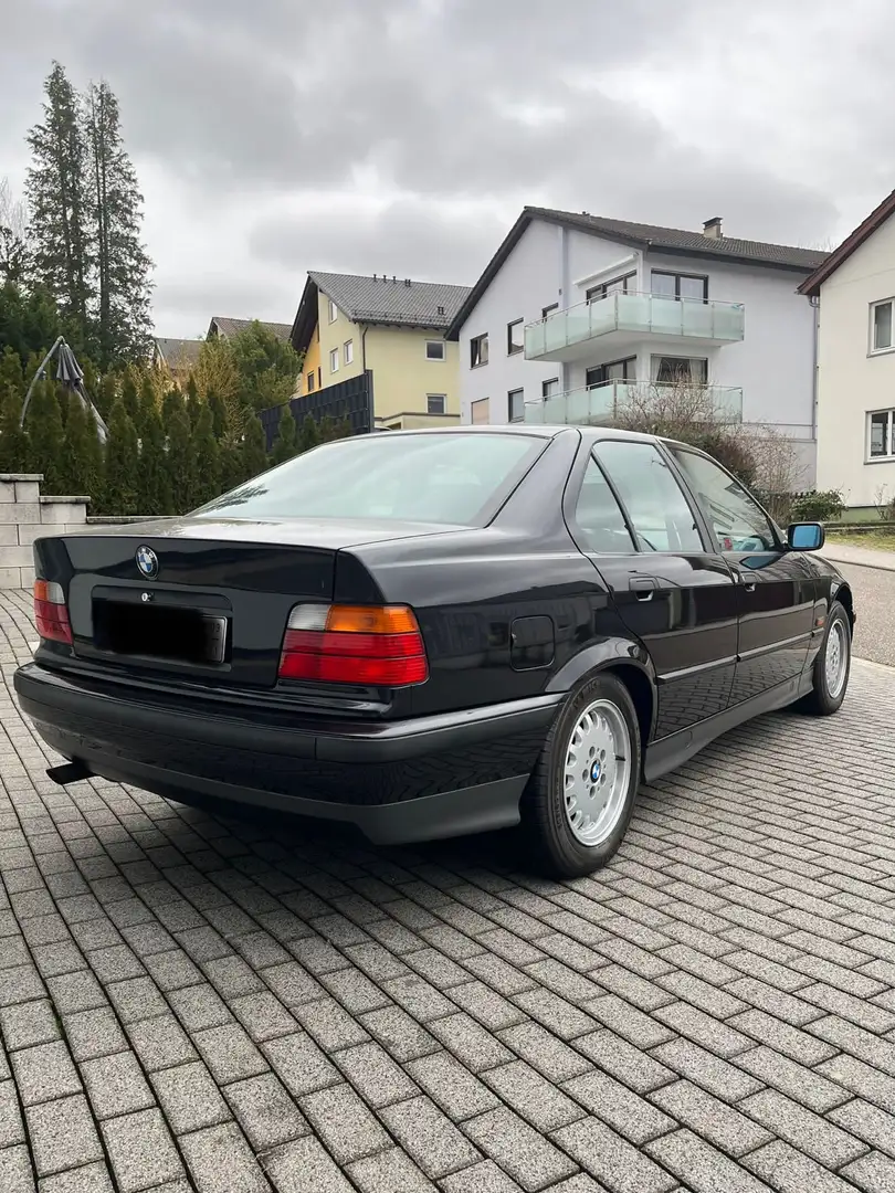 BMW 320 320i E36, 1. Hand, BMW Scheckheft, TOP Zustand Zwart - 2