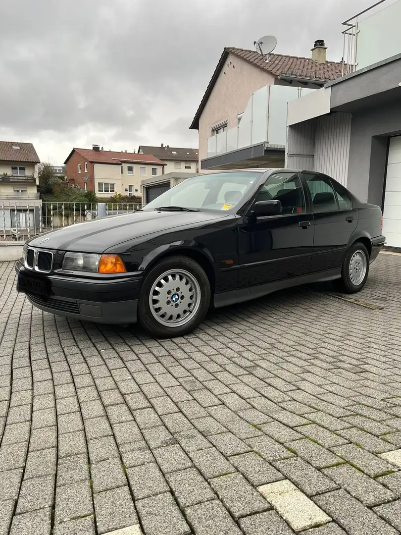BMW 320 320i E36, 1. Hand, BMW Scheckheft, TOP Zustand Zwart - 1