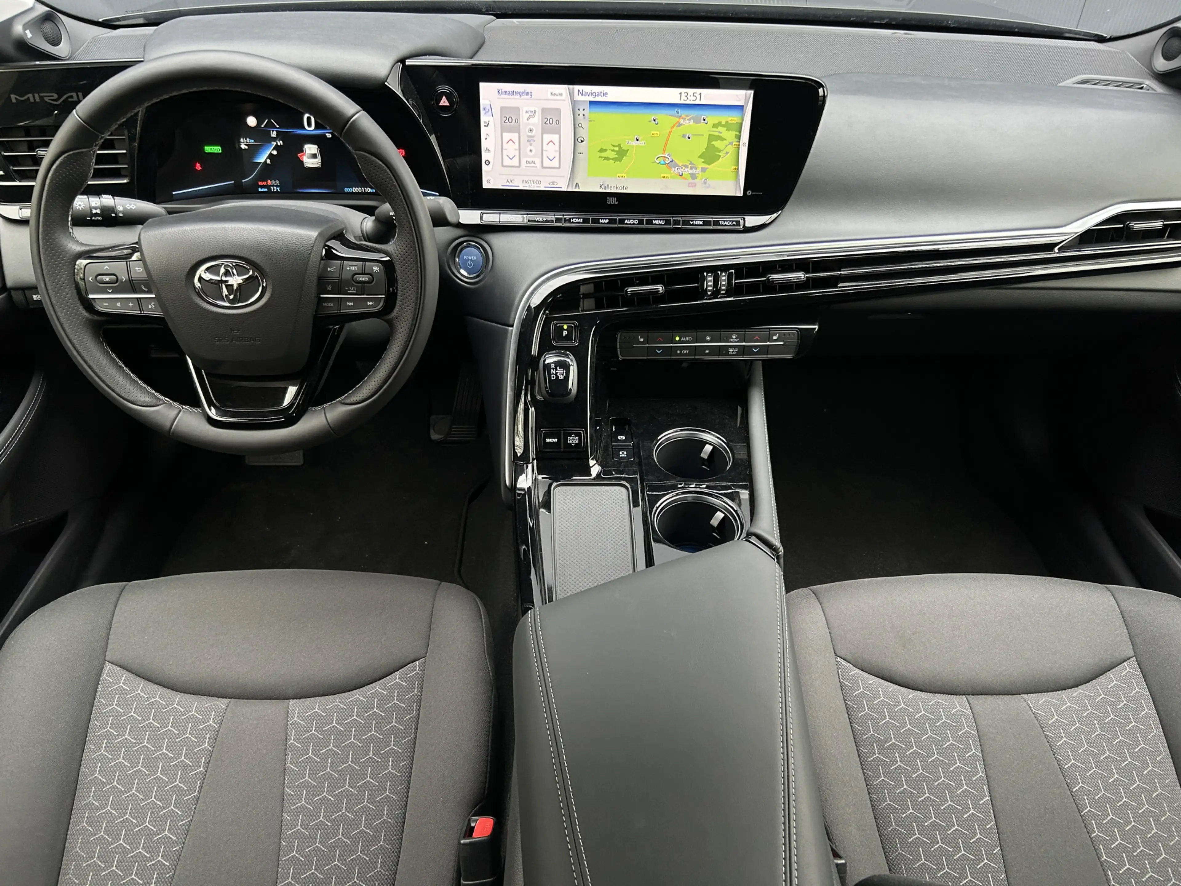 Toyota Mirai WATERSTOF H2 DYNAMIC JBL AUDIO APPLE CARPLAY NAVI — photo 4