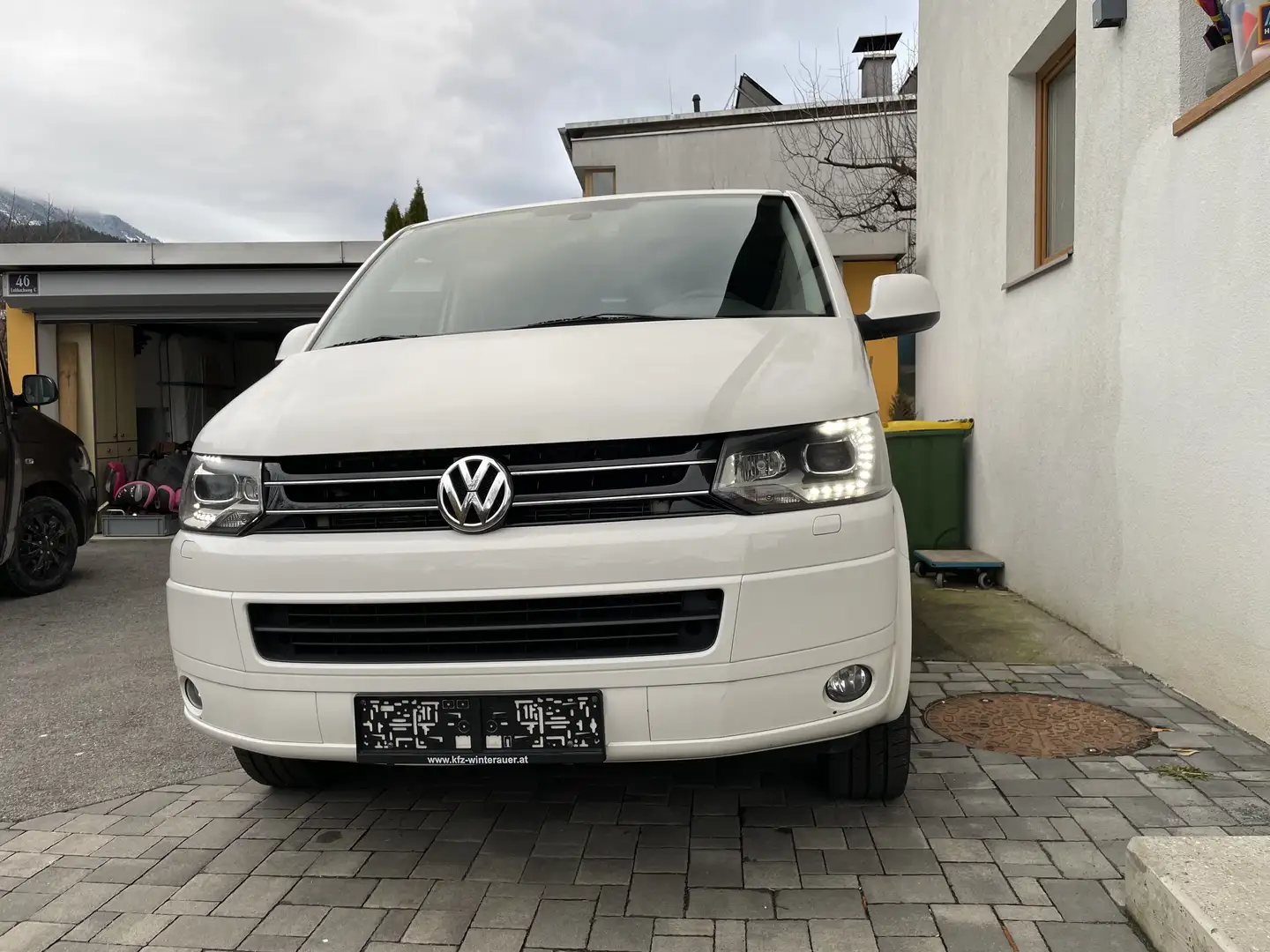 Volkswagen T5 Transporter T5 TransVan Comfortline KR 2,0 BMT TDI 4motion Weiß - 1