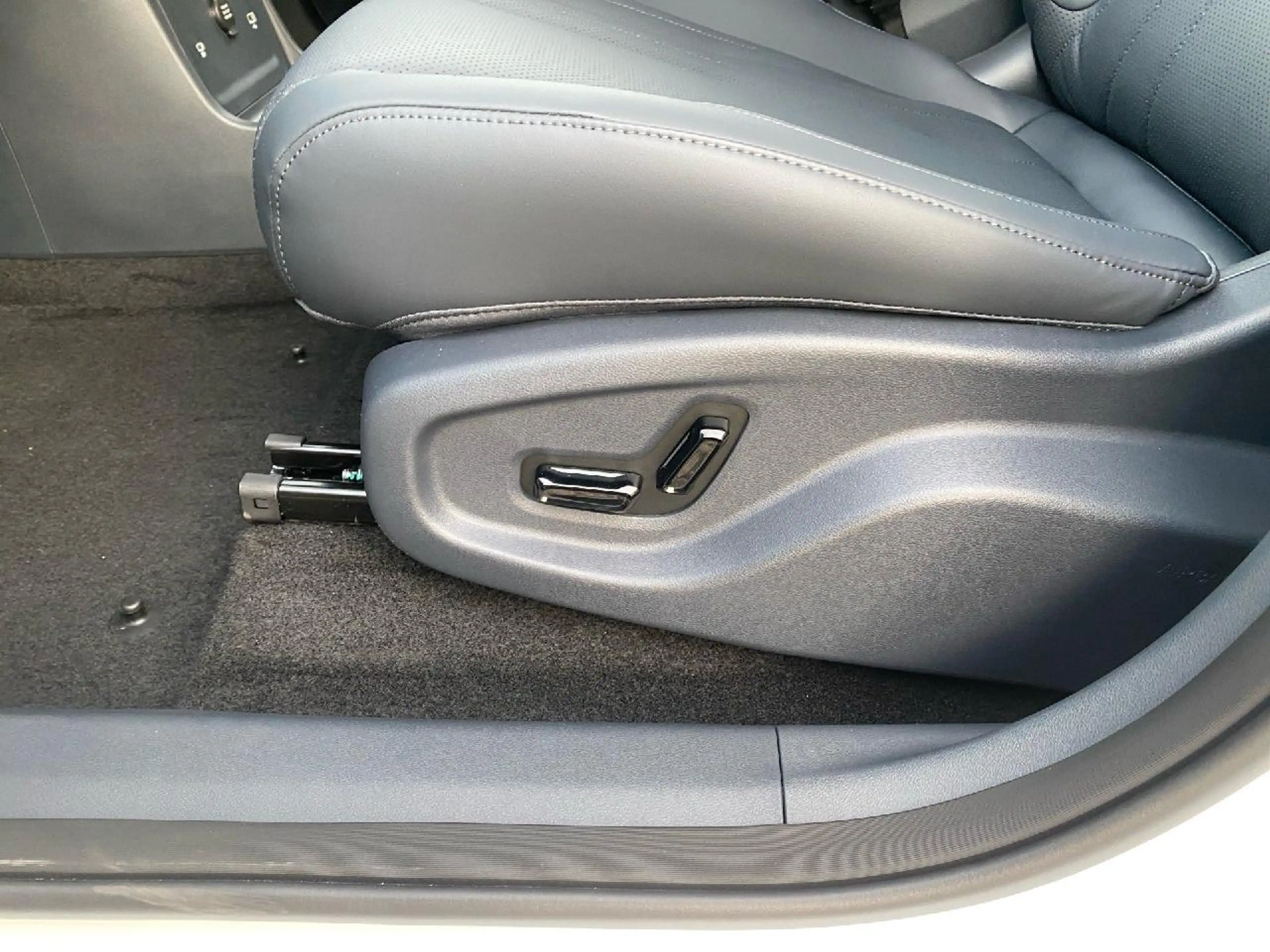 Geely Starray EM-i Pro+  Voll LED / SHZ / LHZ / ALU / 360° — photo 12