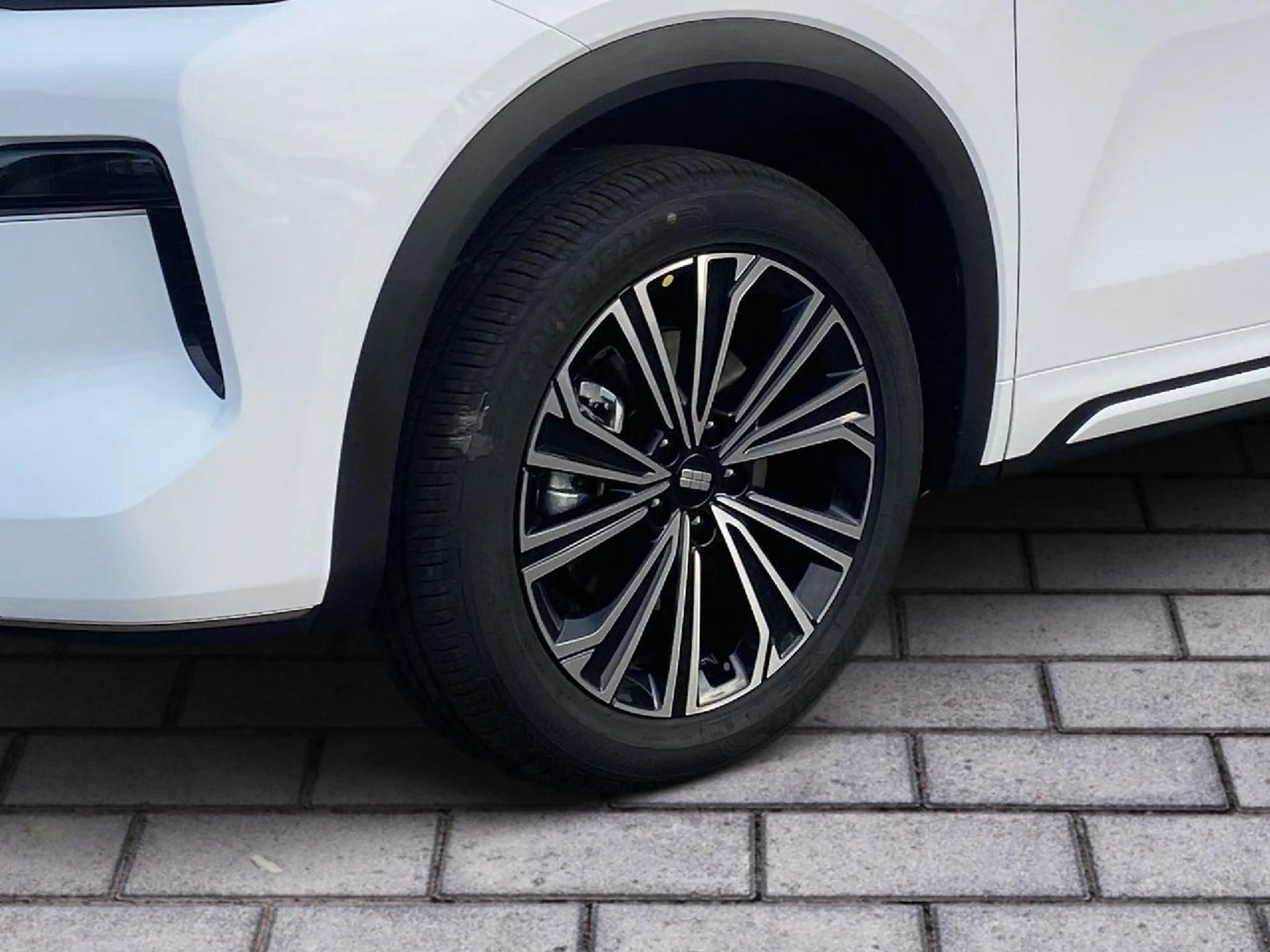 Geely Starray EM-i Pro+  Voll LED / SHZ / LHZ / ALU / 360° — photo 6