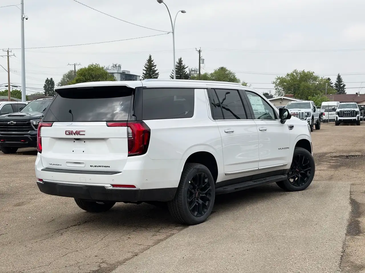 GMC Yukon снимка GMC Yukon