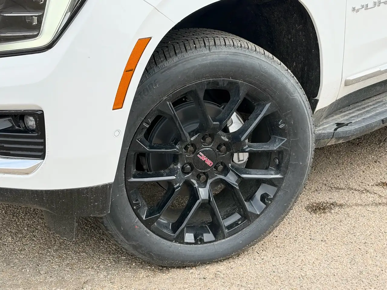 GMC Yukon снимка GMC Yukon