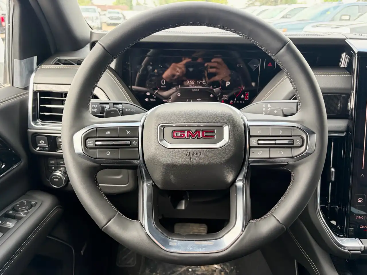 GMC Yukon снимка GMC Yukon