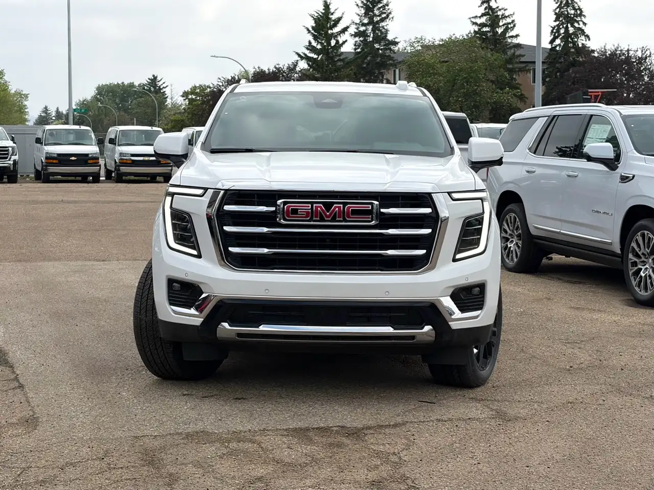 GMC Yukon снимка GMC Yukon
