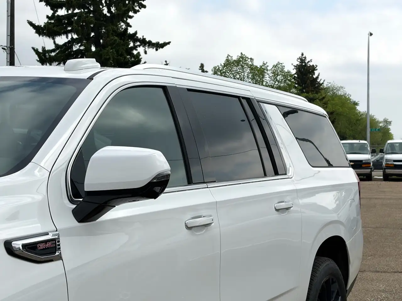 GMC Yukon снимка GMC Yukon